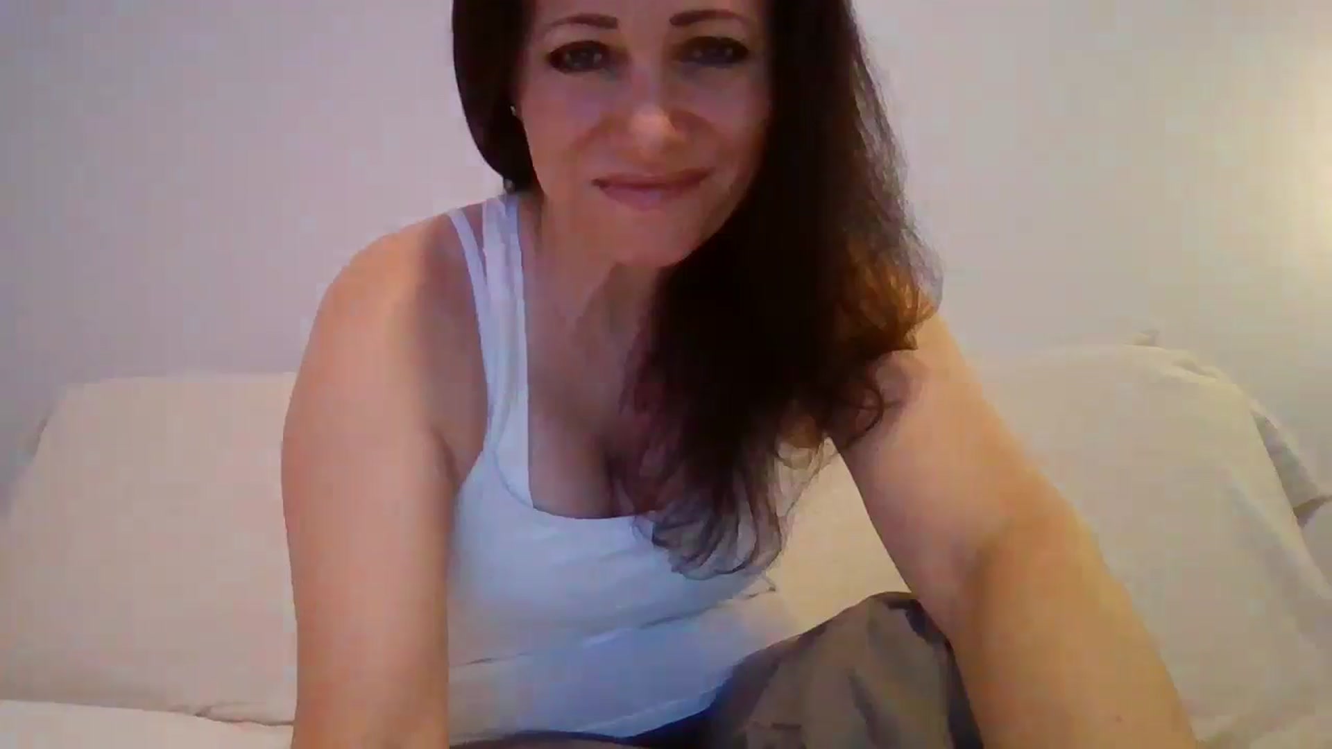 Gallery image thumbnail from LVDOLL's myfreecams stream on, 03/29/2026, 04:33 image 4 of 20