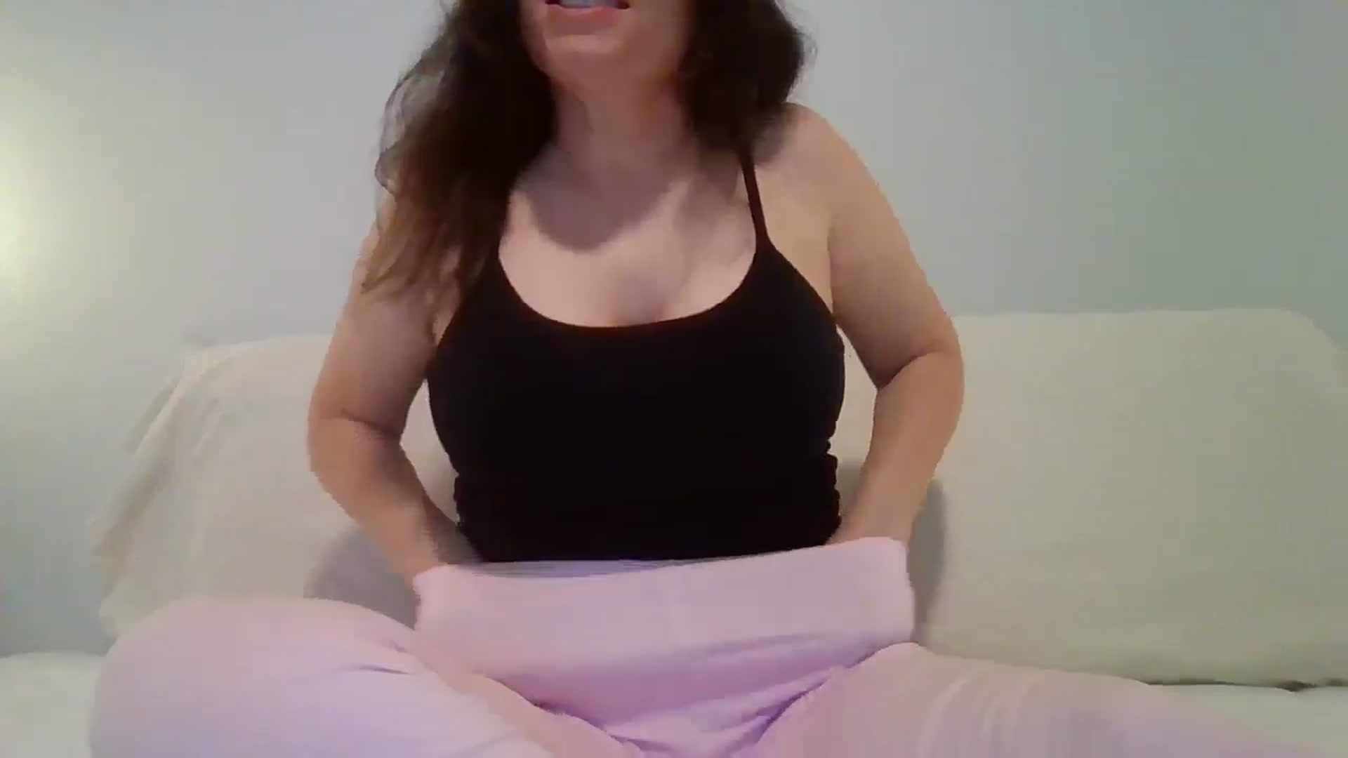 Gallery image thumbnail from LVDOLL's myfreecams stream on, 03/31/2026, 04:50 image 9 of 20