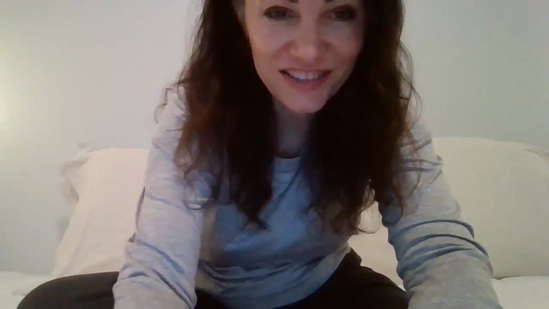Gallery image thumbnail from LVDOLL's myfreecams stream on, 04/01/2026, 03:36 image 15 of 20