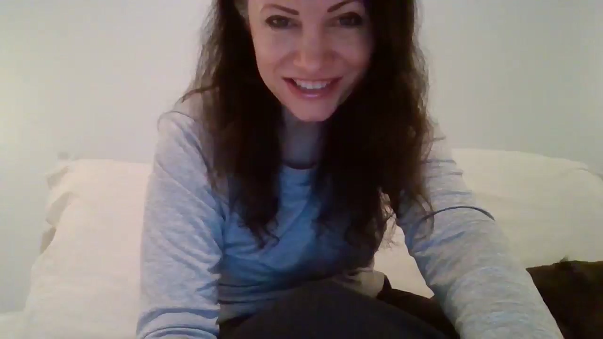 Gallery image thumbnail from LVDOLL's myfreecams stream on, 04/01/2026, 04:19 image 19 of 20