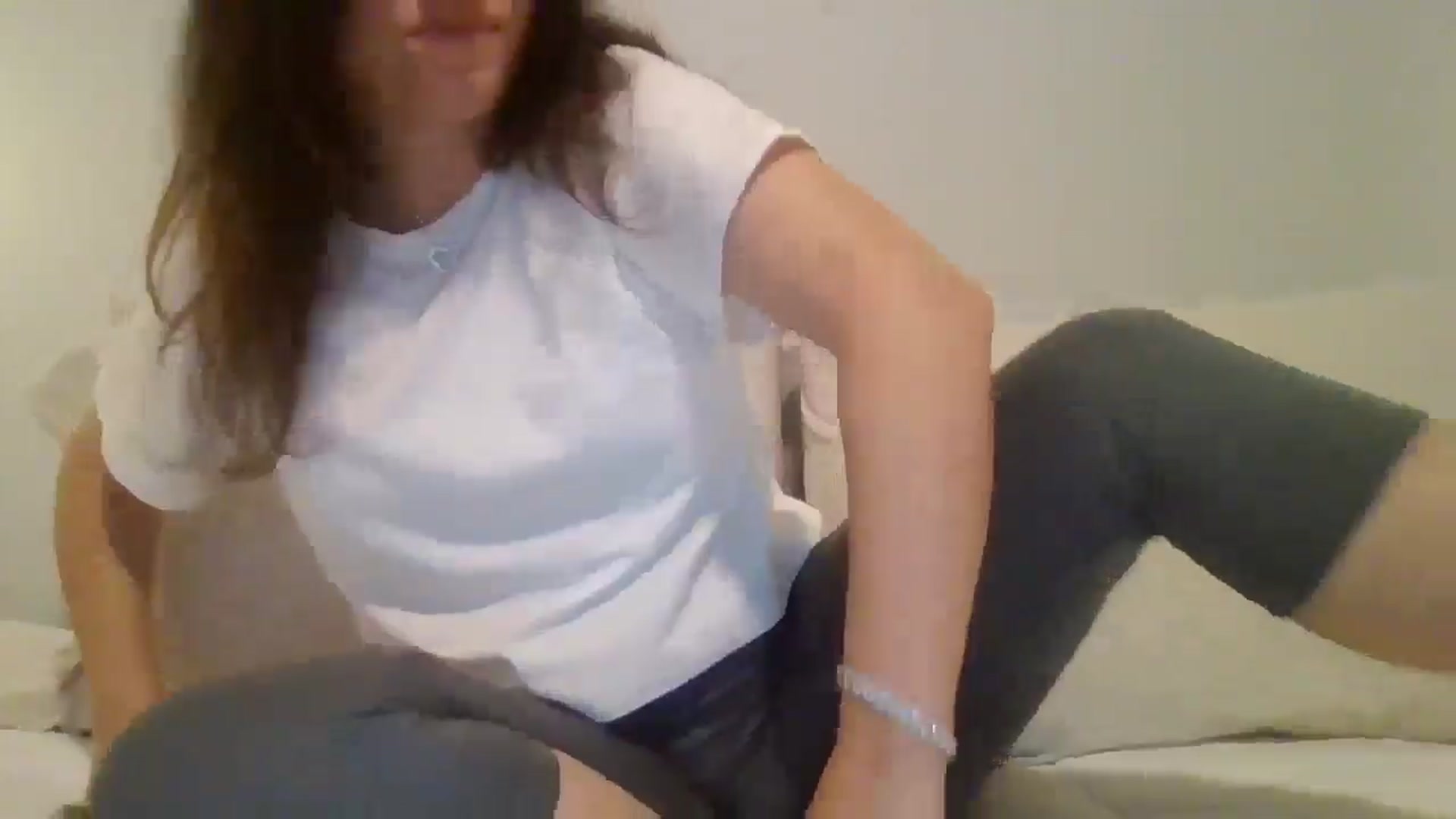Gallery image thumbnail from LVDOLL's myfreecams stream on, 04/06/2026, 04:51 image 15 of 20