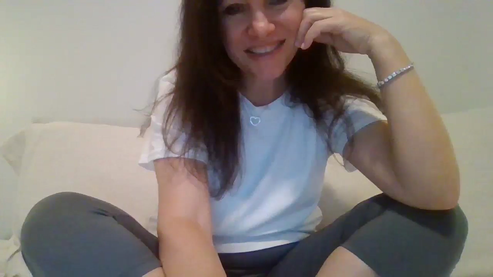 Gallery image thumbnail from LVDOLL's myfreecams stream on, 04/06/2026, 04:51 image 13 of 20