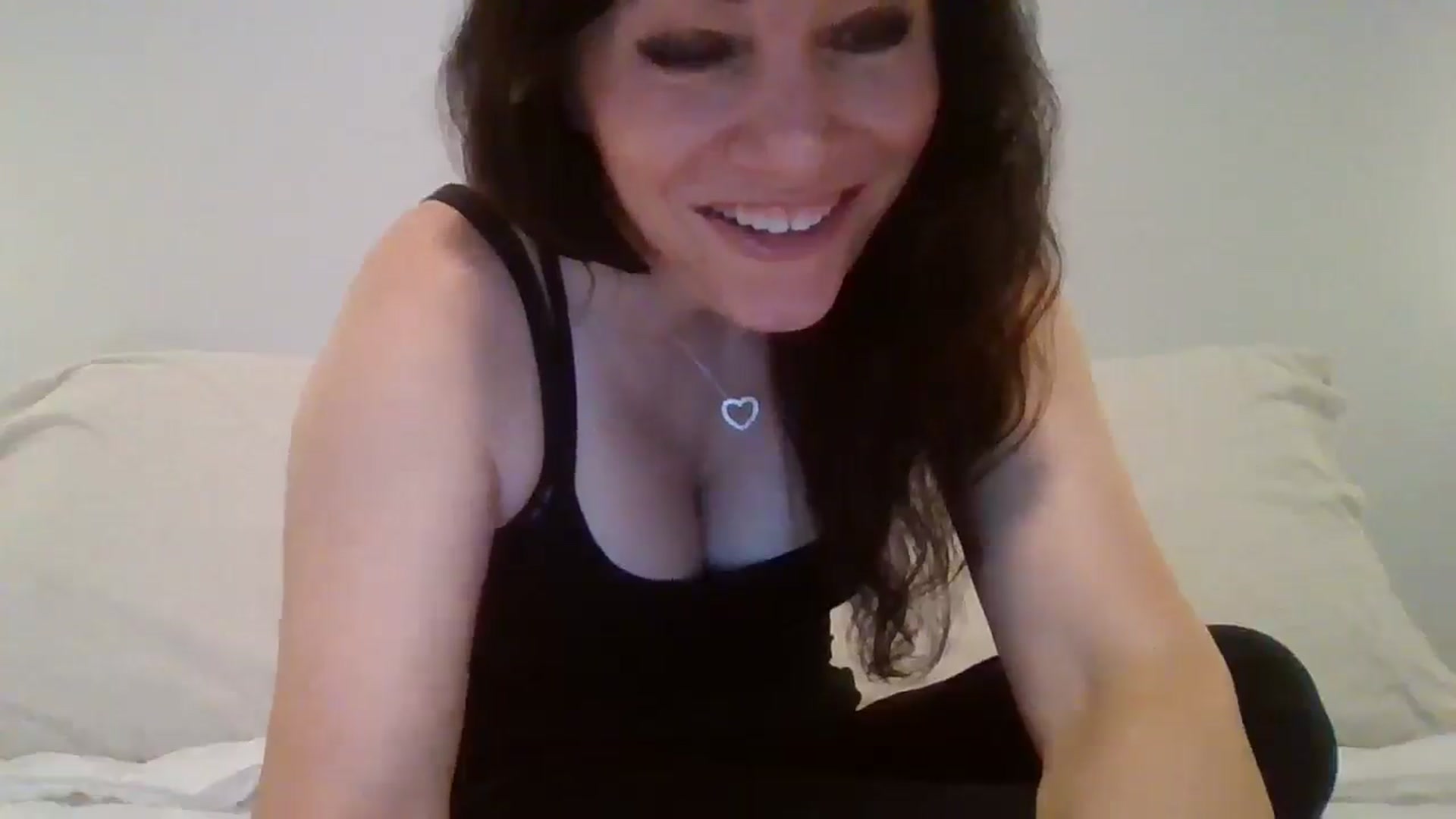 Gallery image thumbnail from LVDOLL's myfreecams stream on, 04/08/2026, 03:53 image 18 of 20