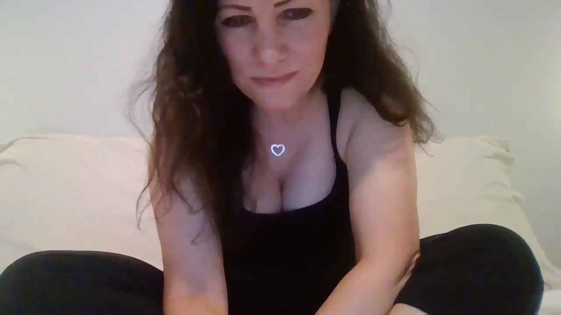 Gallery image thumbnail from LVDOLL's myfreecams stream on, 04/08/2026, 03:53 image 13 of 20
