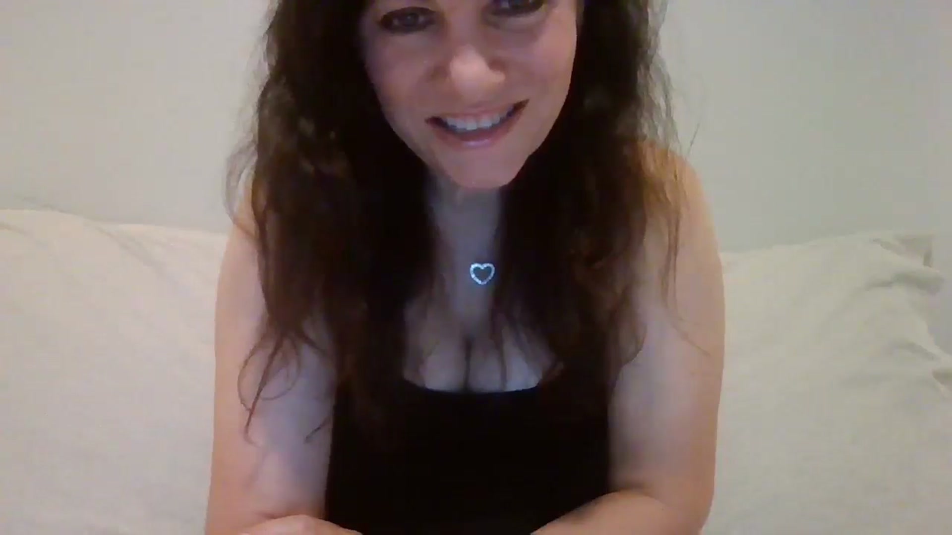 Gallery image thumbnail from LVDOLL's myfreecams stream on, 04/08/2026, 03:53 image 10 of 20