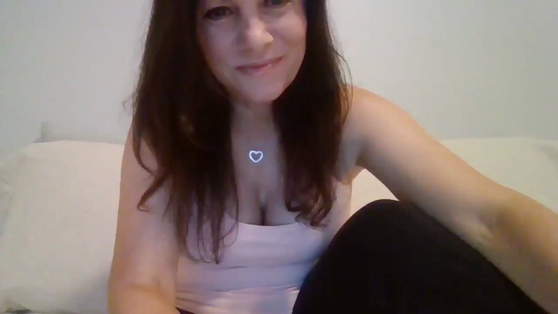 Gallery image thumbnail from LVDOLL's myfreecams stream on, 04/12/2026, 04:04 image 10 of 20