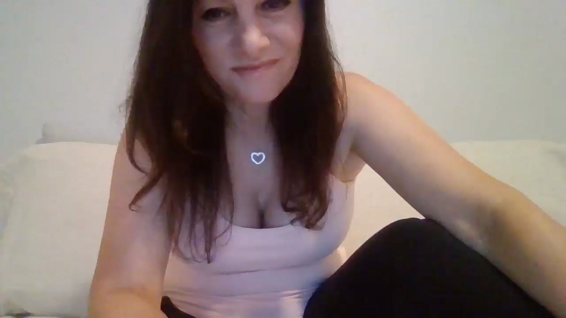Gallery image thumbnail from LVDOLL's myfreecams stream on, 04/12/2026, 04:04 image 9 of 20