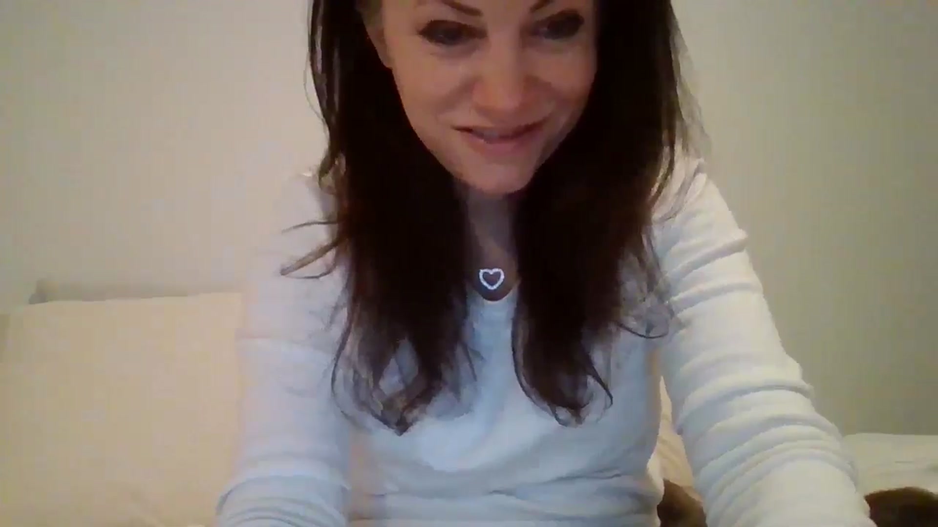 Gallery image thumbnail from LVDOLL's myfreecams stream on, 04/14/2026, 04:11 image 17 of 20