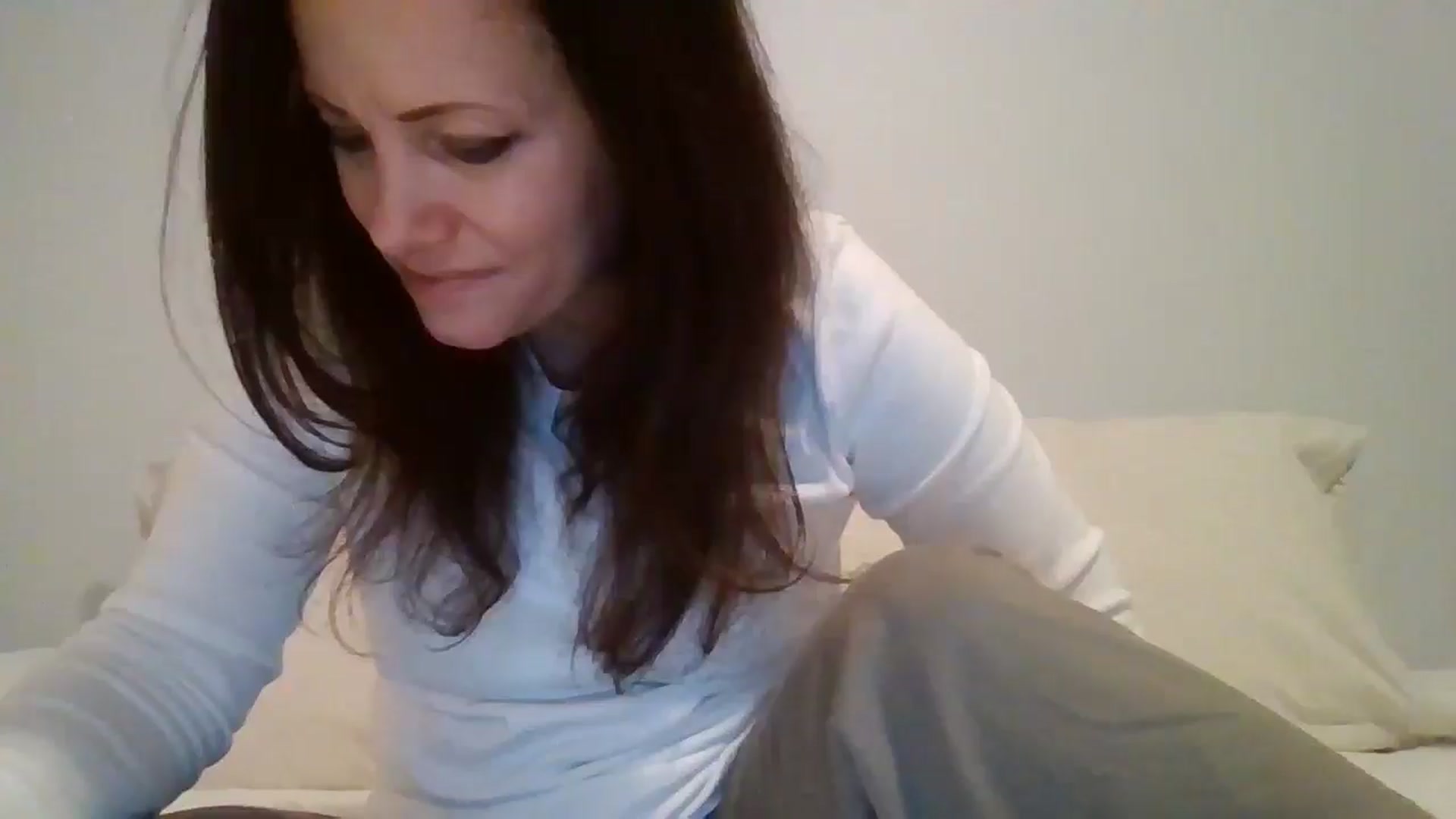 Gallery image thumbnail from LVDOLL's myfreecams stream on, 04/14/2026, 04:57 image 14 of 20