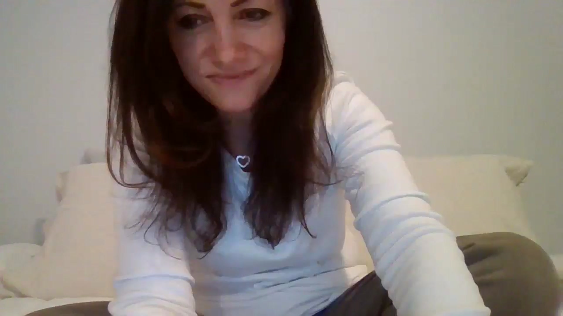 Gallery image thumbnail from LVDOLL's myfreecams stream on, 04/14/2026, 04:57 image 17 of 20