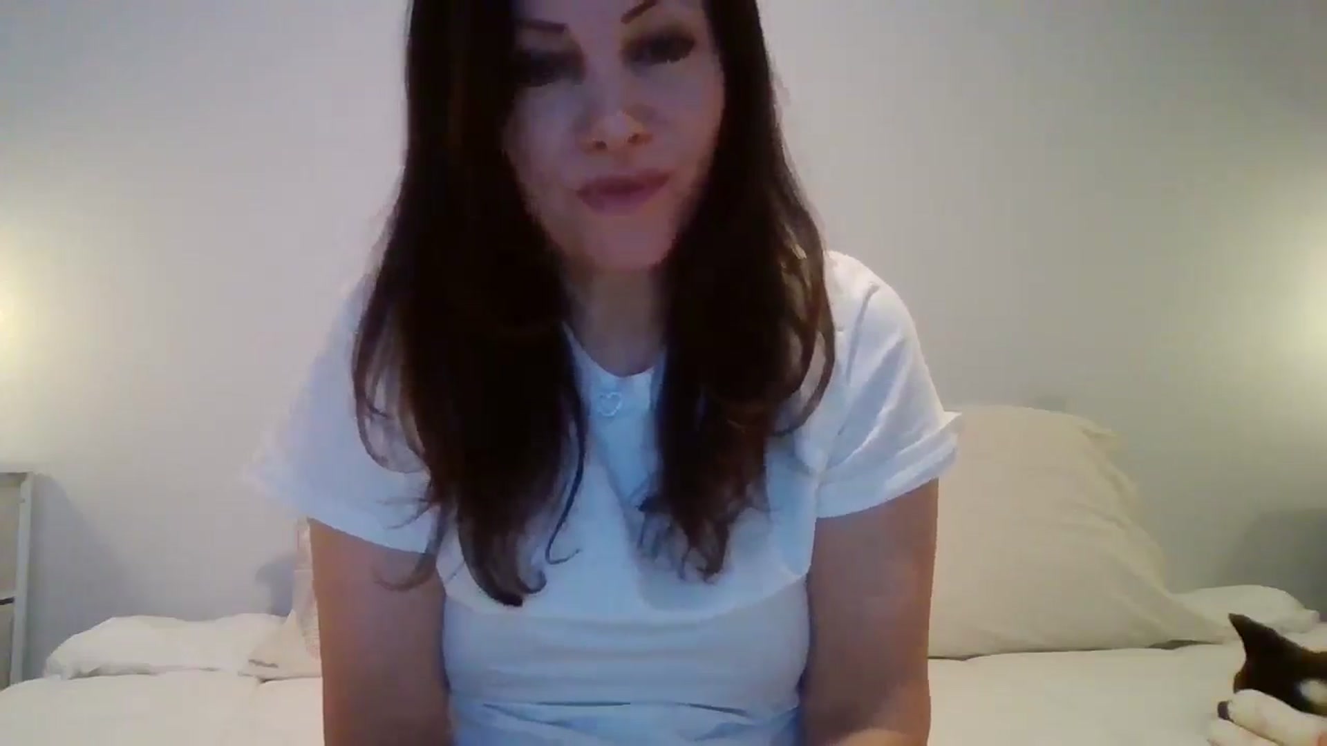 Gallery image thumbnail from LVDOLL's myfreecams stream on, 04/16/2026, 04:41 image 13 of 20