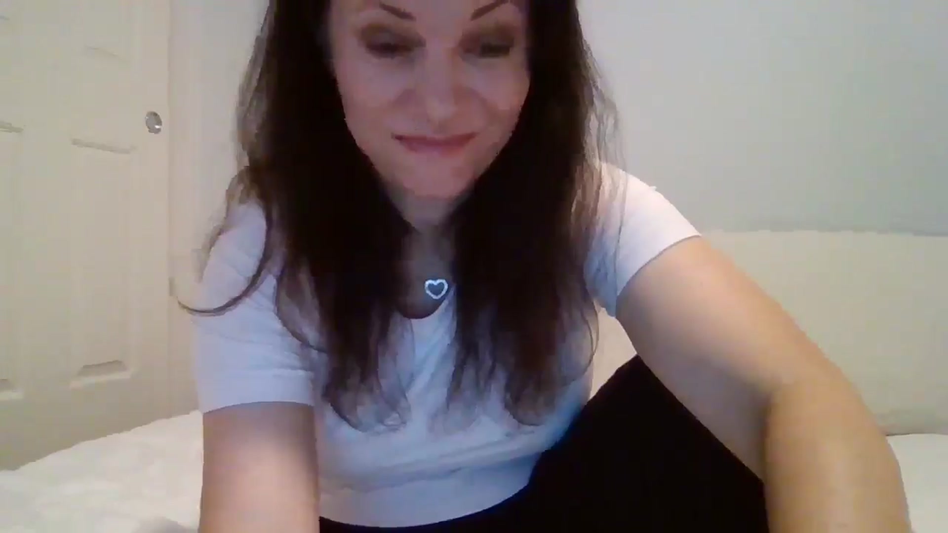 Gallery image thumbnail from LVDOLL's myfreecams stream on, 04/17/2026, 05:05 image 17 of 20