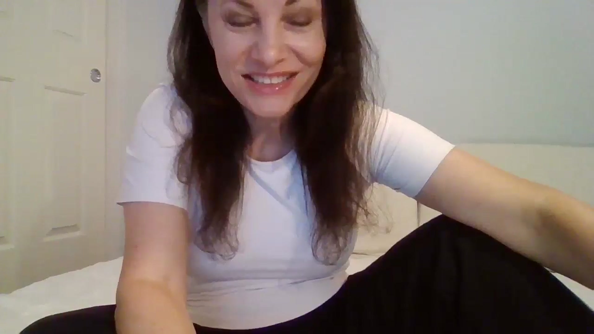 Gallery image thumbnail from LVDOLL's myfreecams stream on, 04/17/2026, 05:05 image 9 of 20