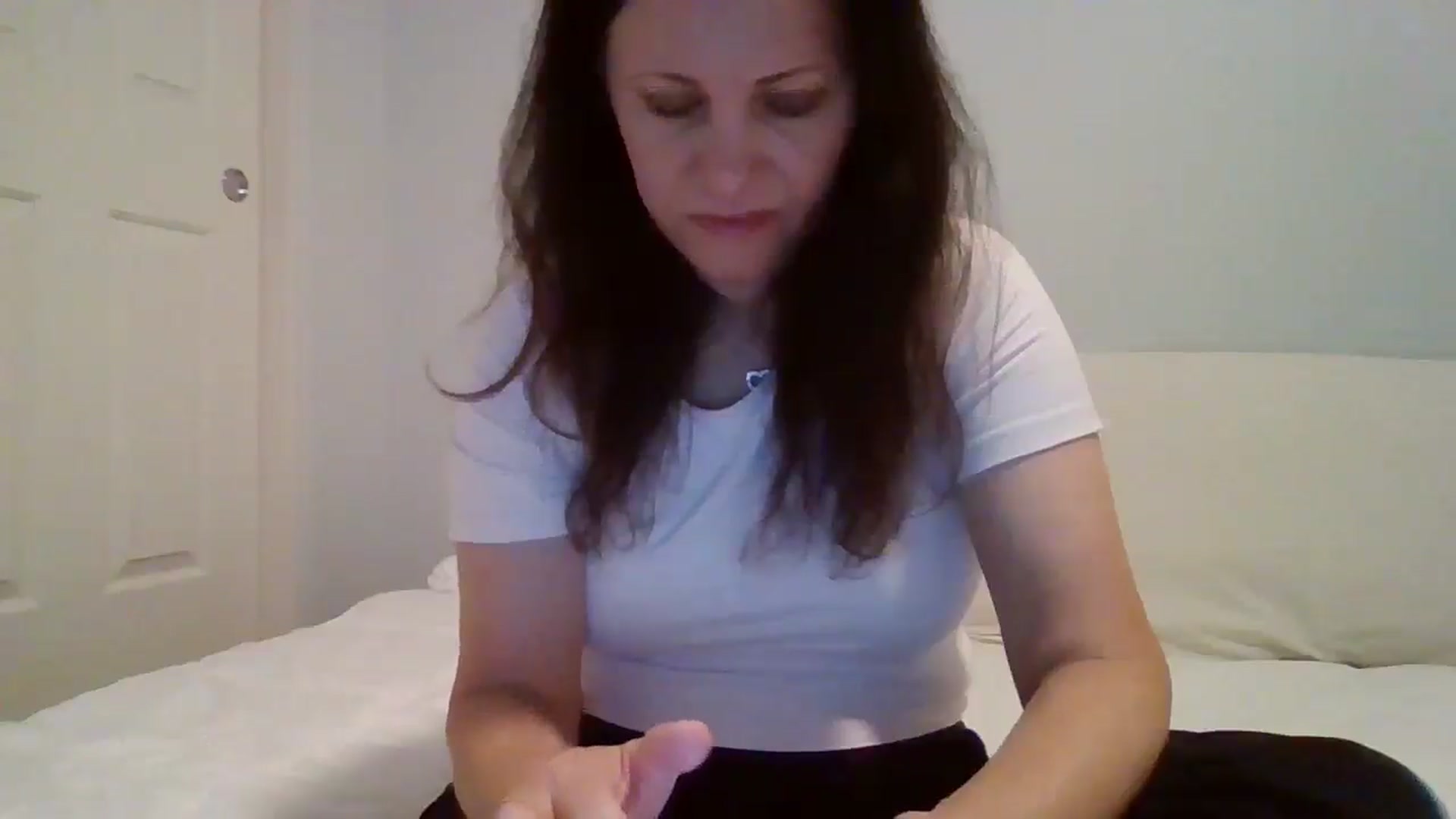Gallery image thumbnail from LVDOLL's myfreecams stream on, 04/17/2026, 05:05 image 18 of 20