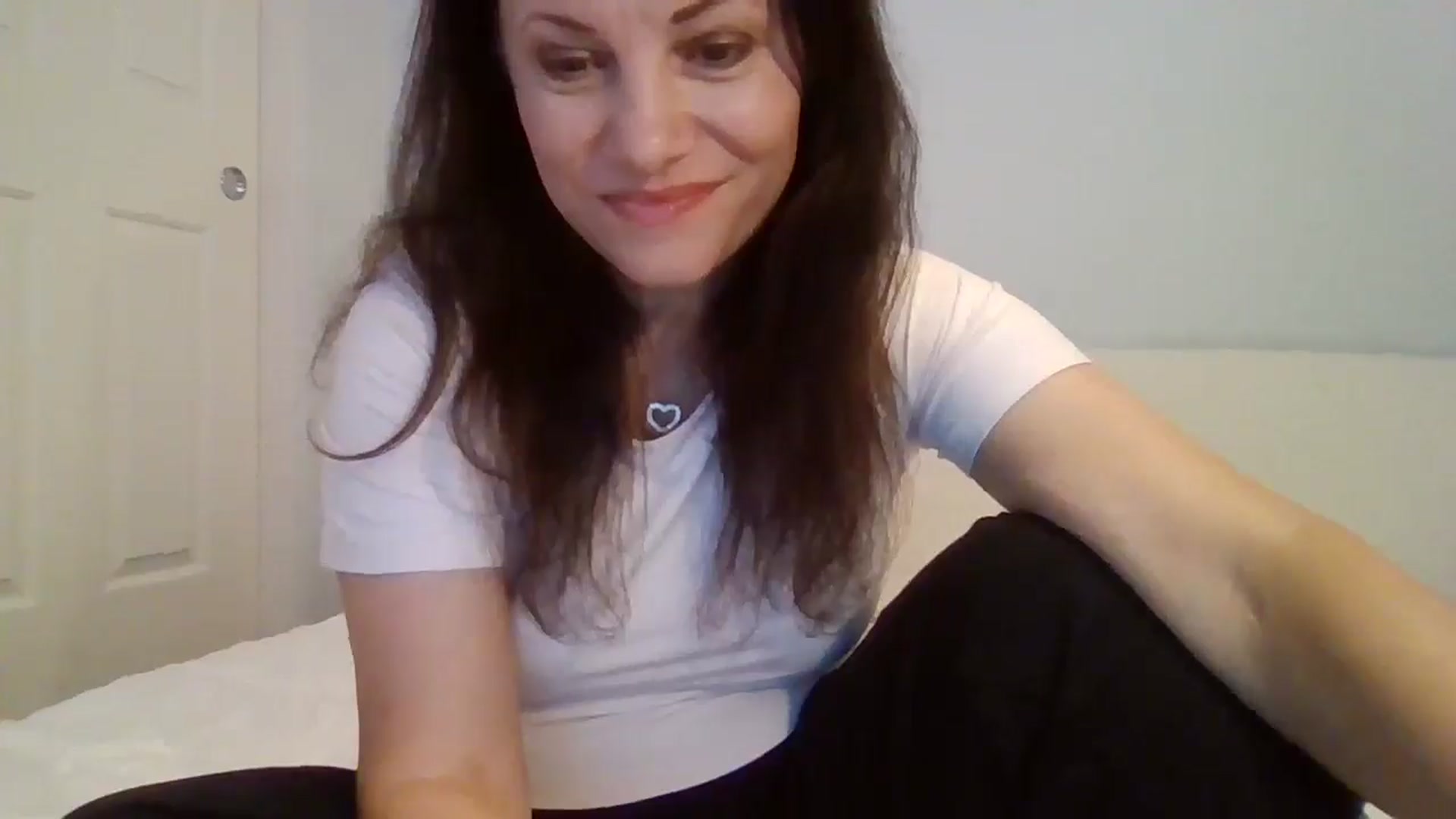 Gallery image thumbnail from LVDOLL's myfreecams stream on, 04/17/2026, 05:05 image 12 of 20