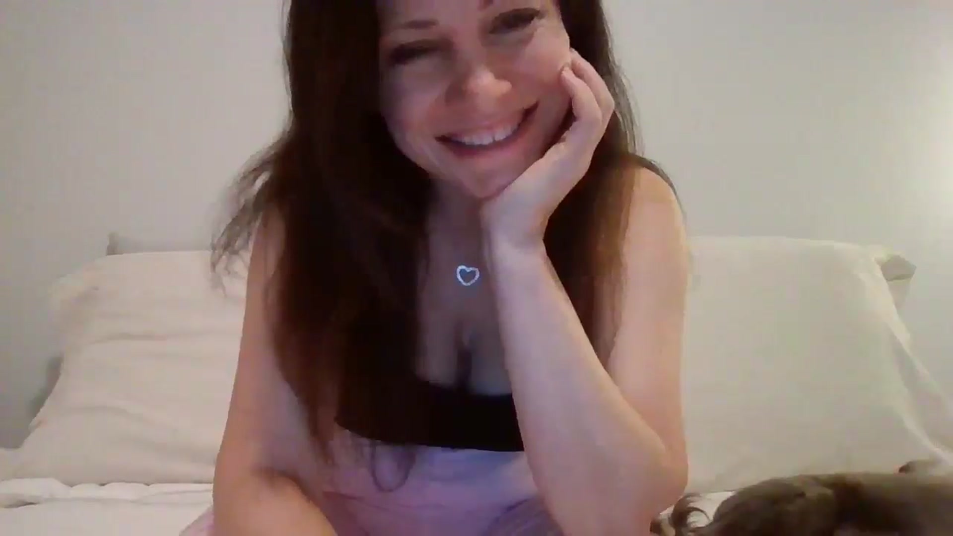 Gallery image thumbnail from LVDOLL's myfreecams stream on, 04/19/2026, 04:43 image 18 of 20