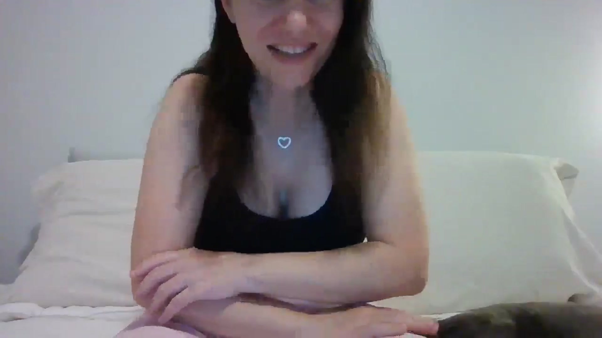 Gallery image thumbnail from LVDOLL's myfreecams stream on, 04/19/2026, 04:43 image 15 of 20