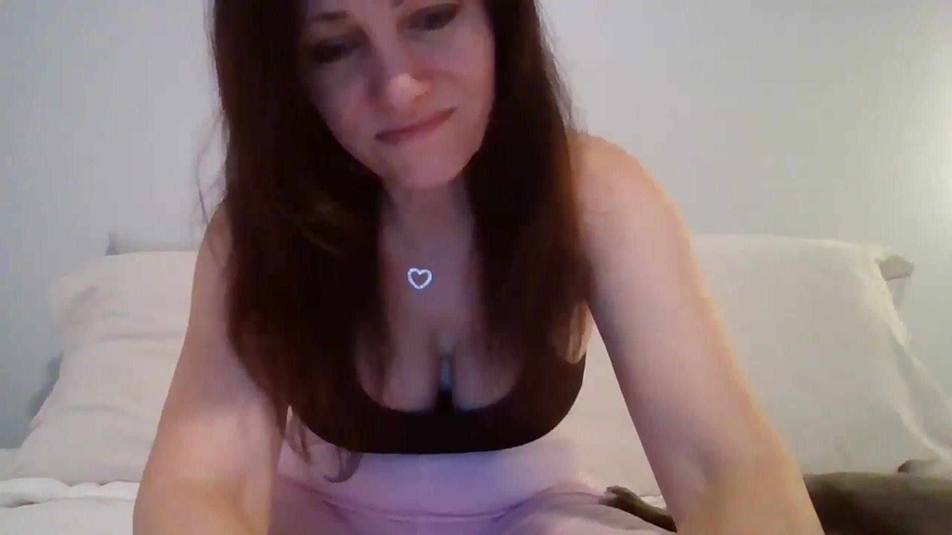 Gallery image thumbnail from LVDOLL's myfreecams stream on, 04/19/2026, 04:43 image 3 of 20