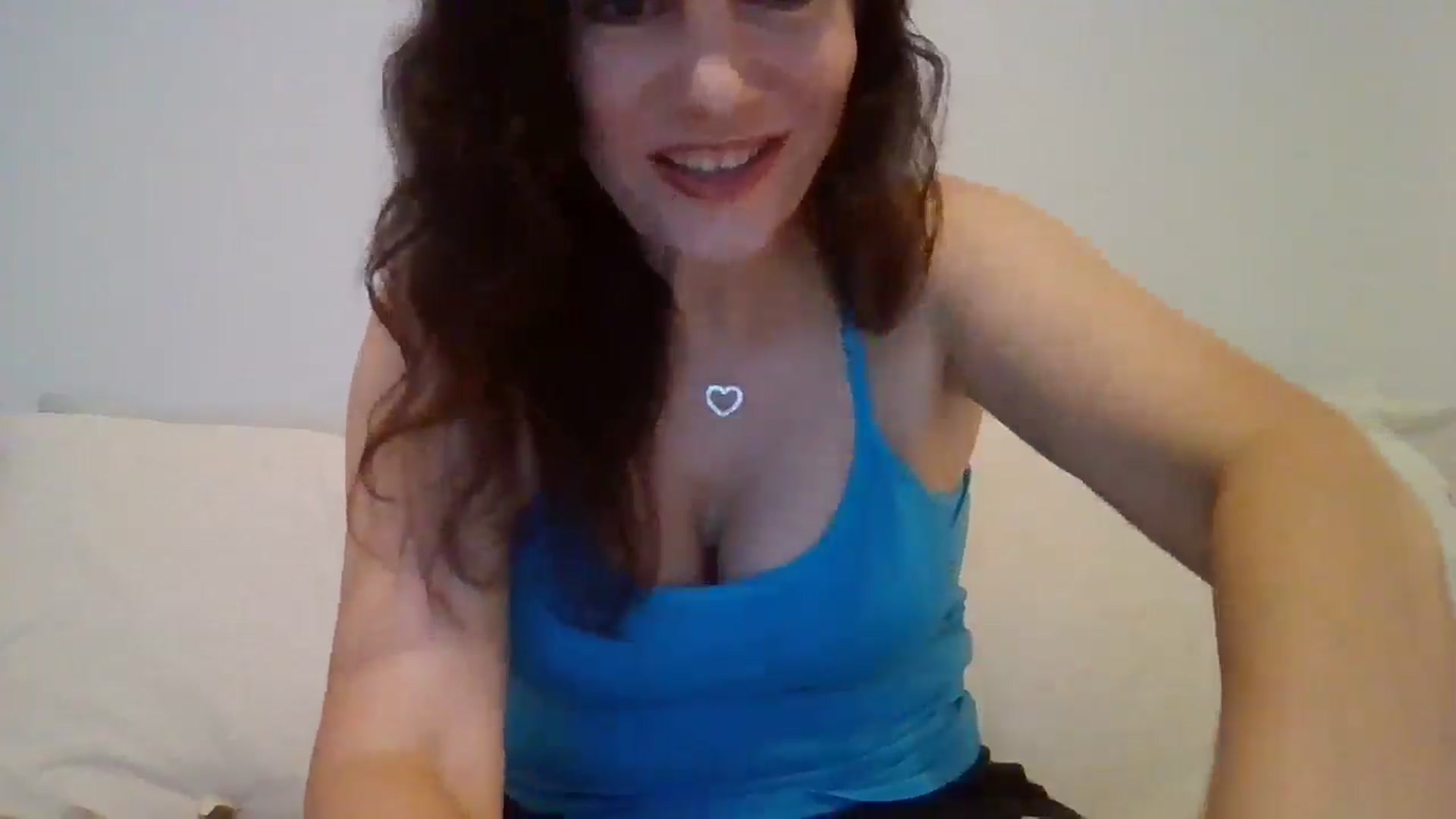 Gallery image thumbnail from LVDOLL's myfreecams stream on, 04/20/2026, 04:05 image 18 of 20