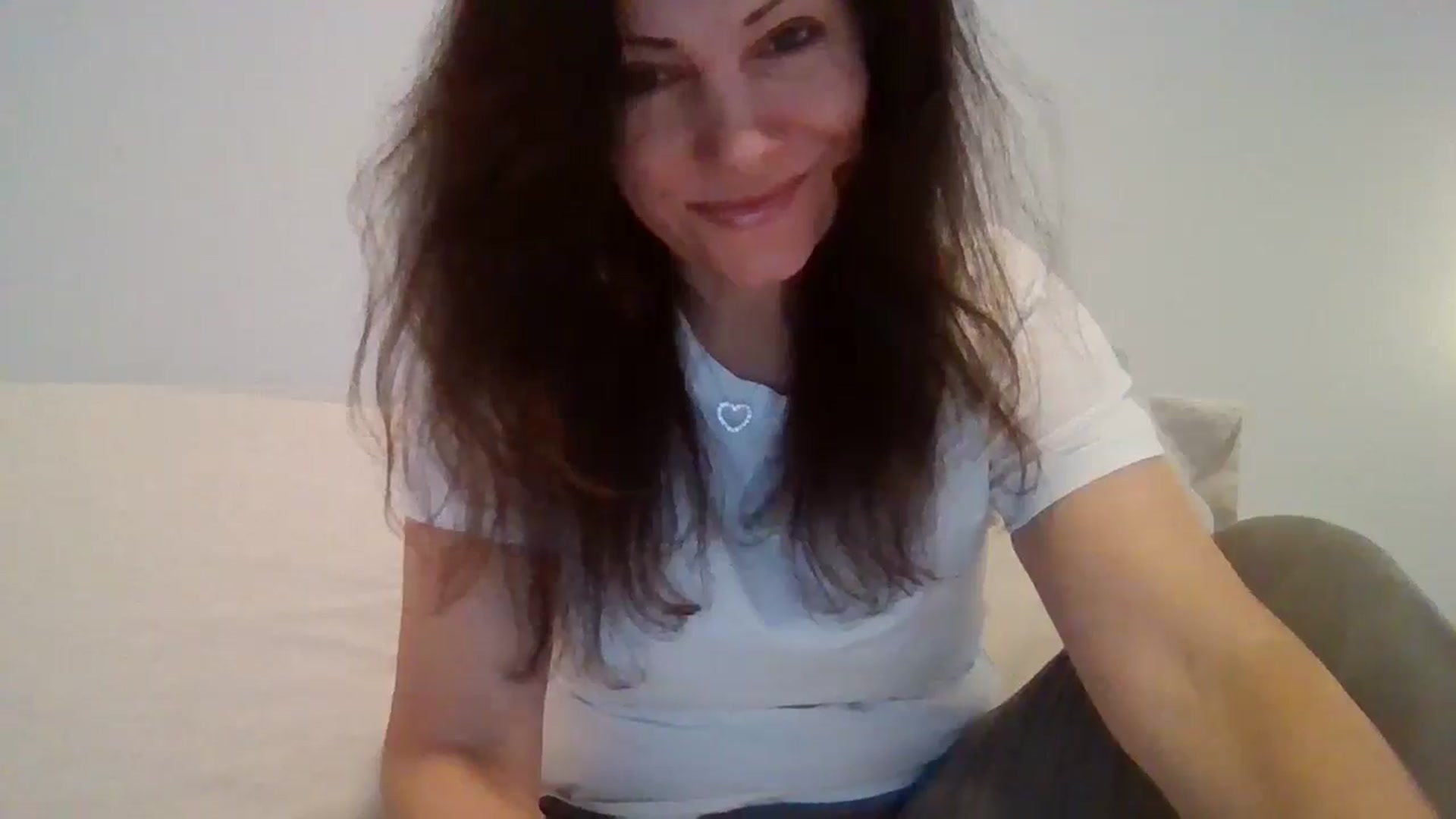 Gallery image thumbnail from LVDOLL's myfreecams stream on, 04/21/2026, 01:54 image 14 of 20