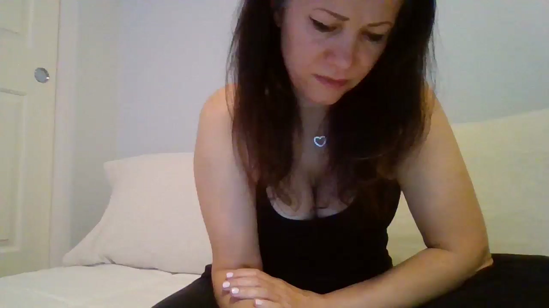 Gallery image thumbnail from LVDOLL's myfreecams stream on, 04/23/2026, 05:01 image 11 of 20