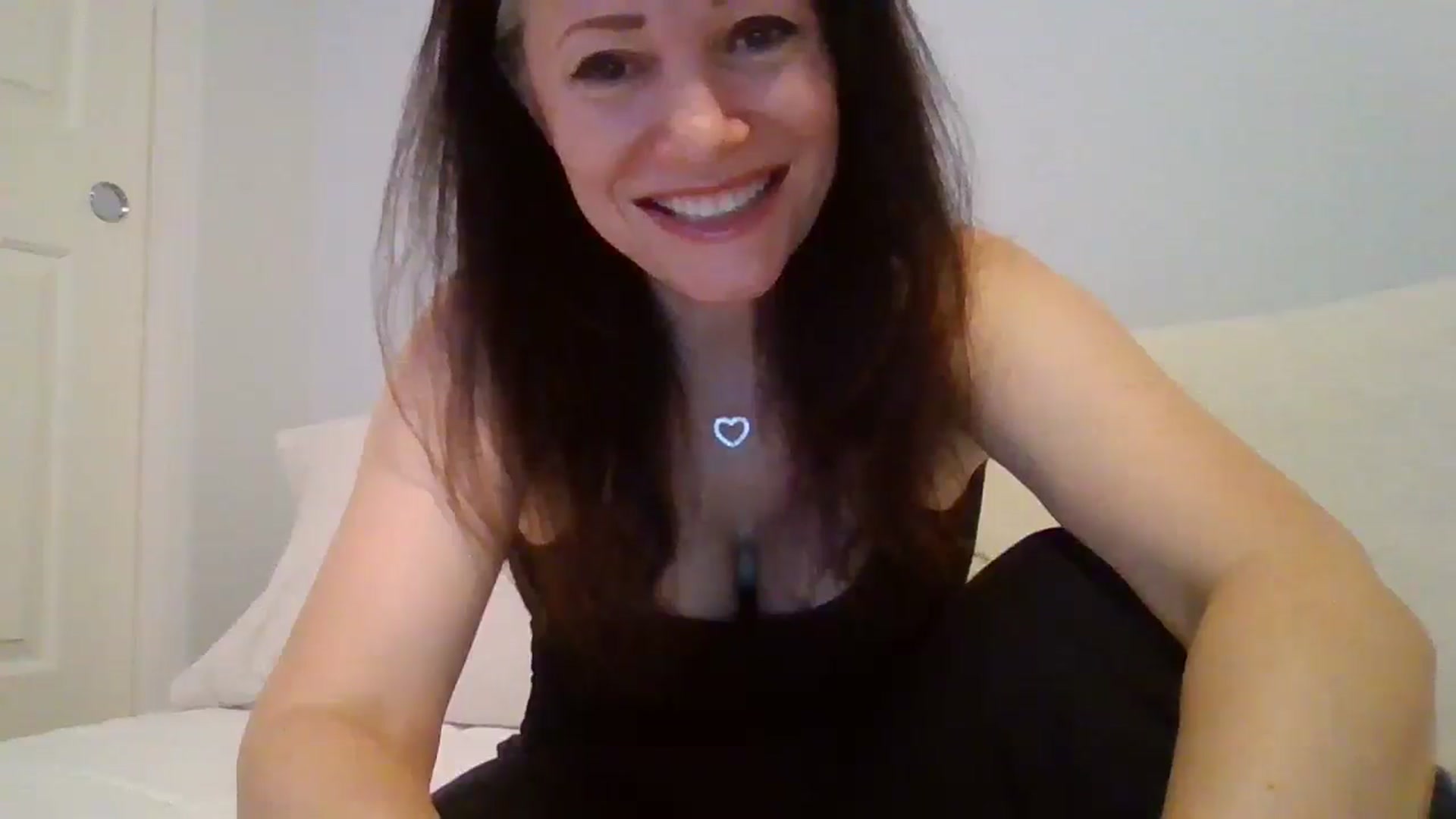 Gallery image thumbnail from LVDOLL's myfreecams stream on, 04/23/2026, 05:01 image 10 of 20