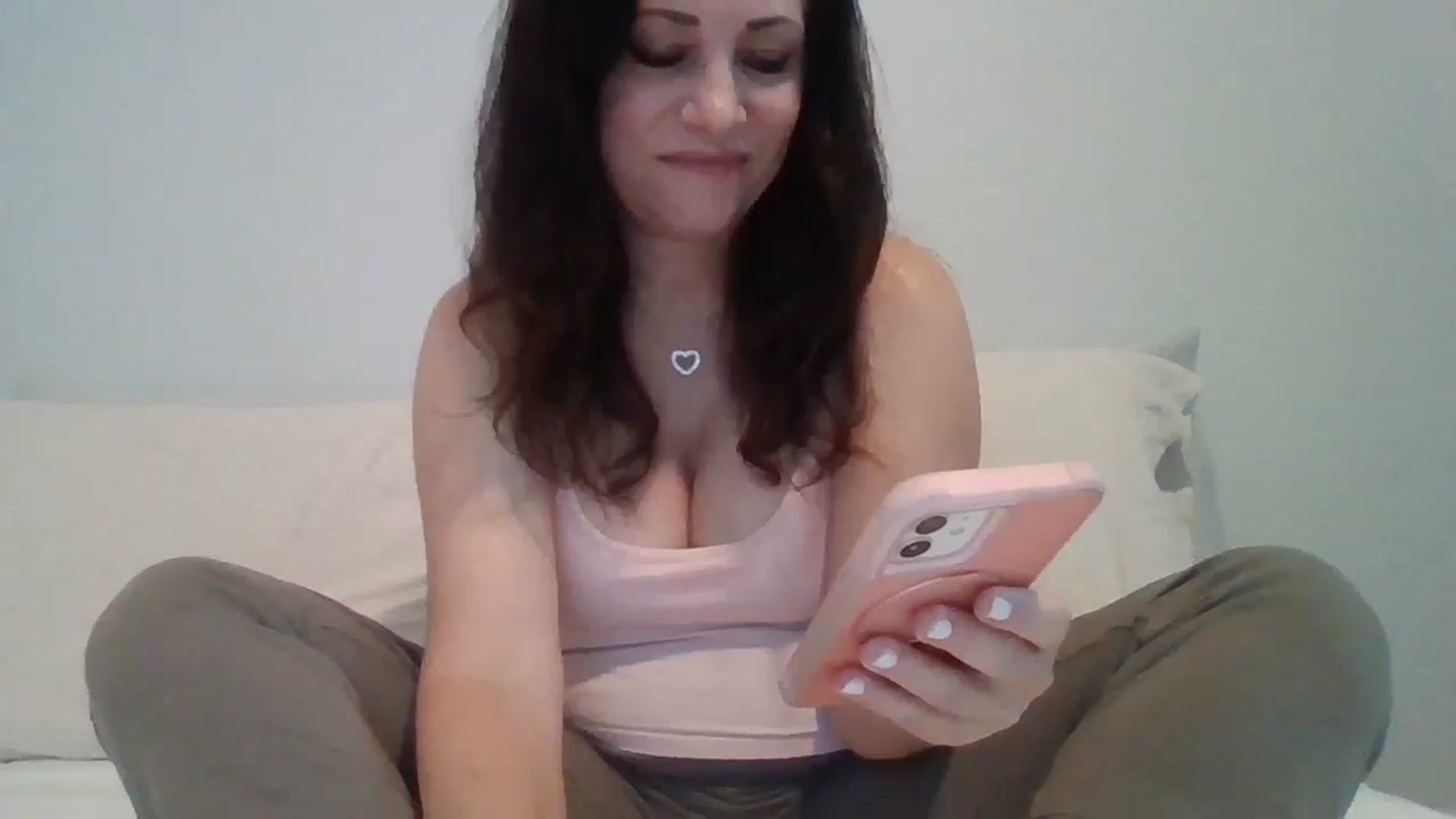Gallery image thumbnail from LVDOLL's myfreecams stream on, 04/25/2026, 02:15 image 19 of 20