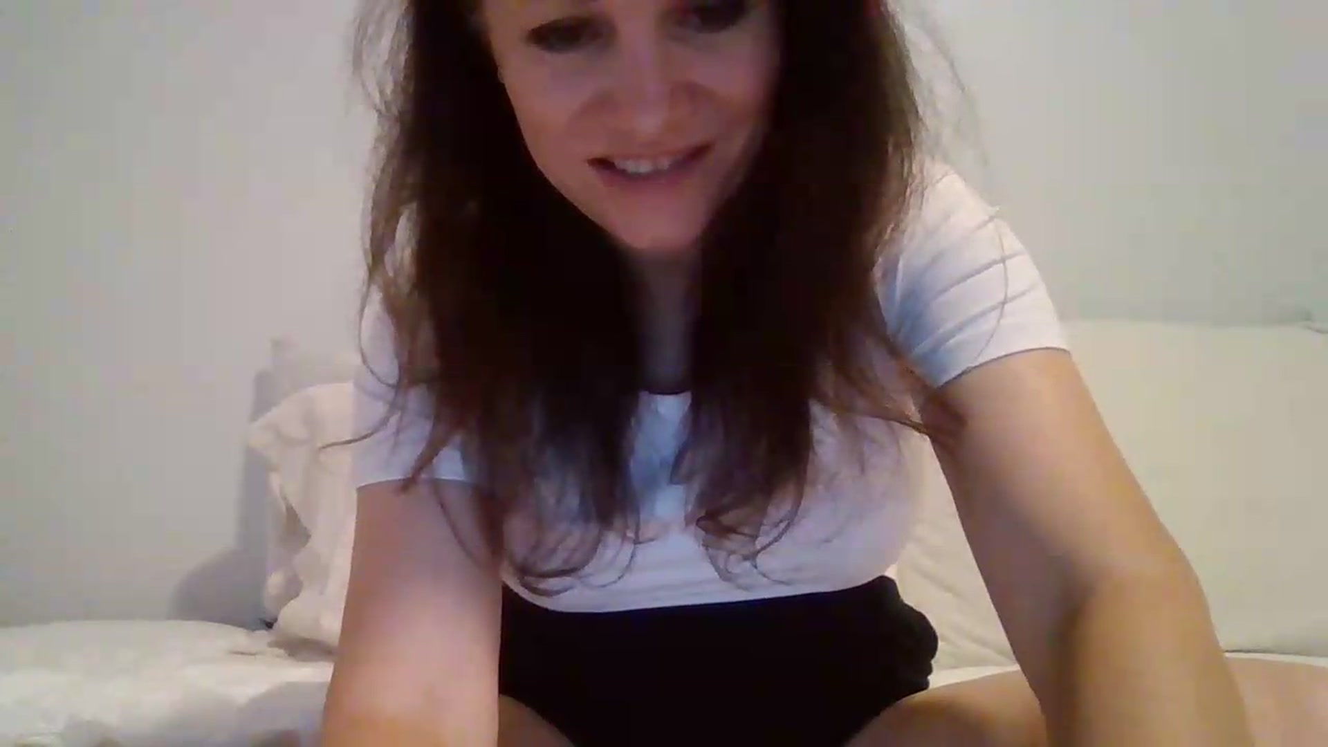 Gallery image thumbnail from LVDOLL's myfreecams stream on, 05/17/2026, 06:47 image 16 of 20