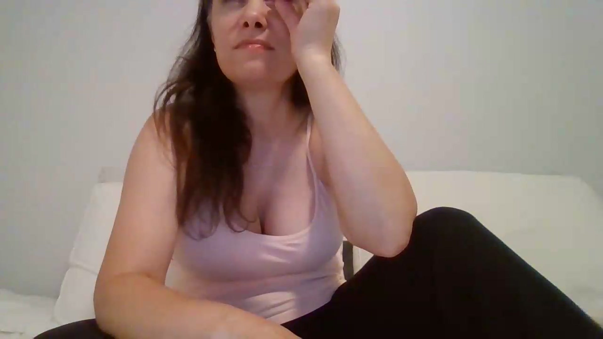 Gallery image thumbnail from LVDOLL's myfreecams stream on, 05/18/2026, 04:03 image 8 of 20