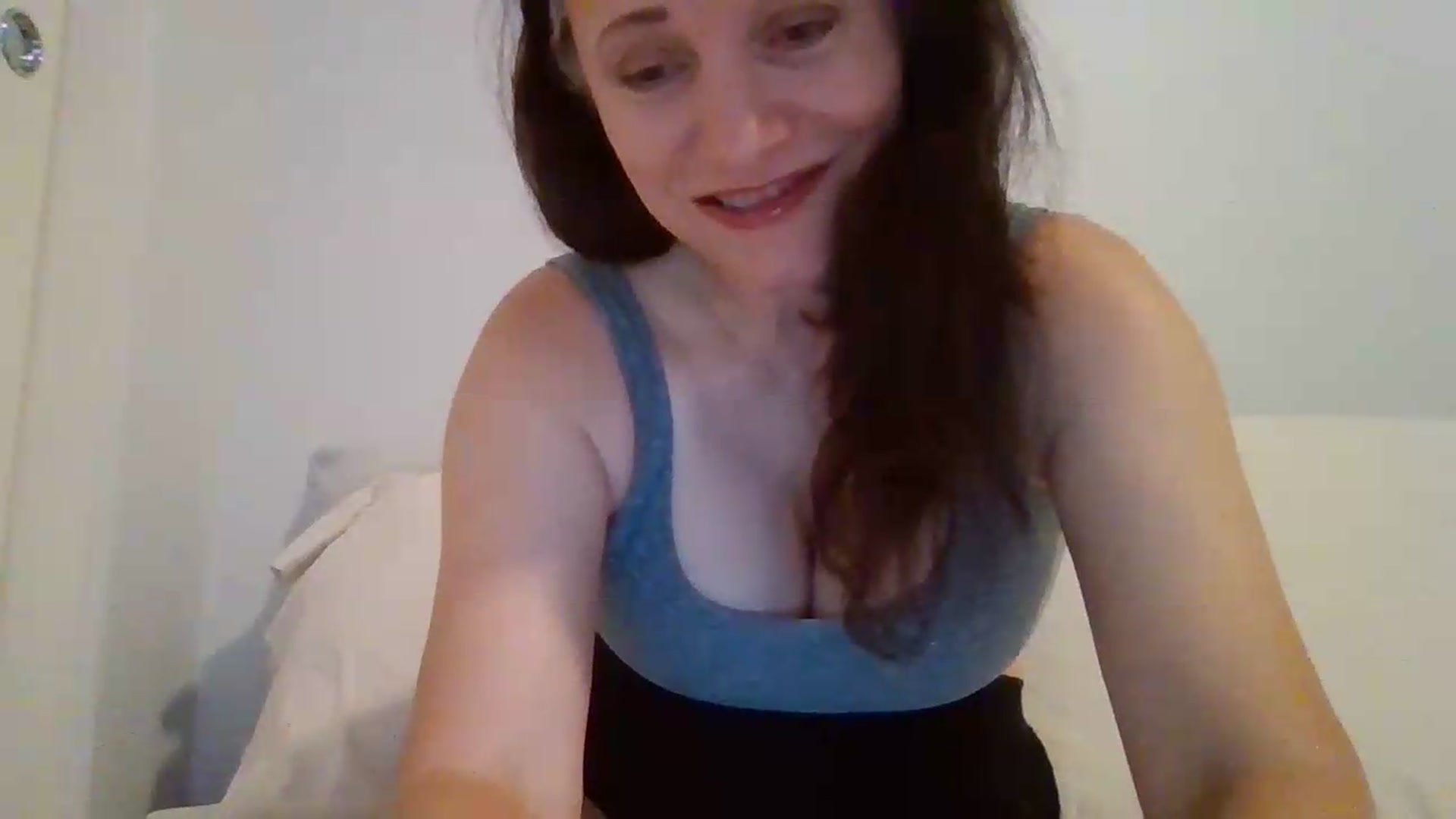 Gallery image thumbnail from LVDOLL's myfreecams stream on, 05/24/2026, 05:13 image 5 of 20