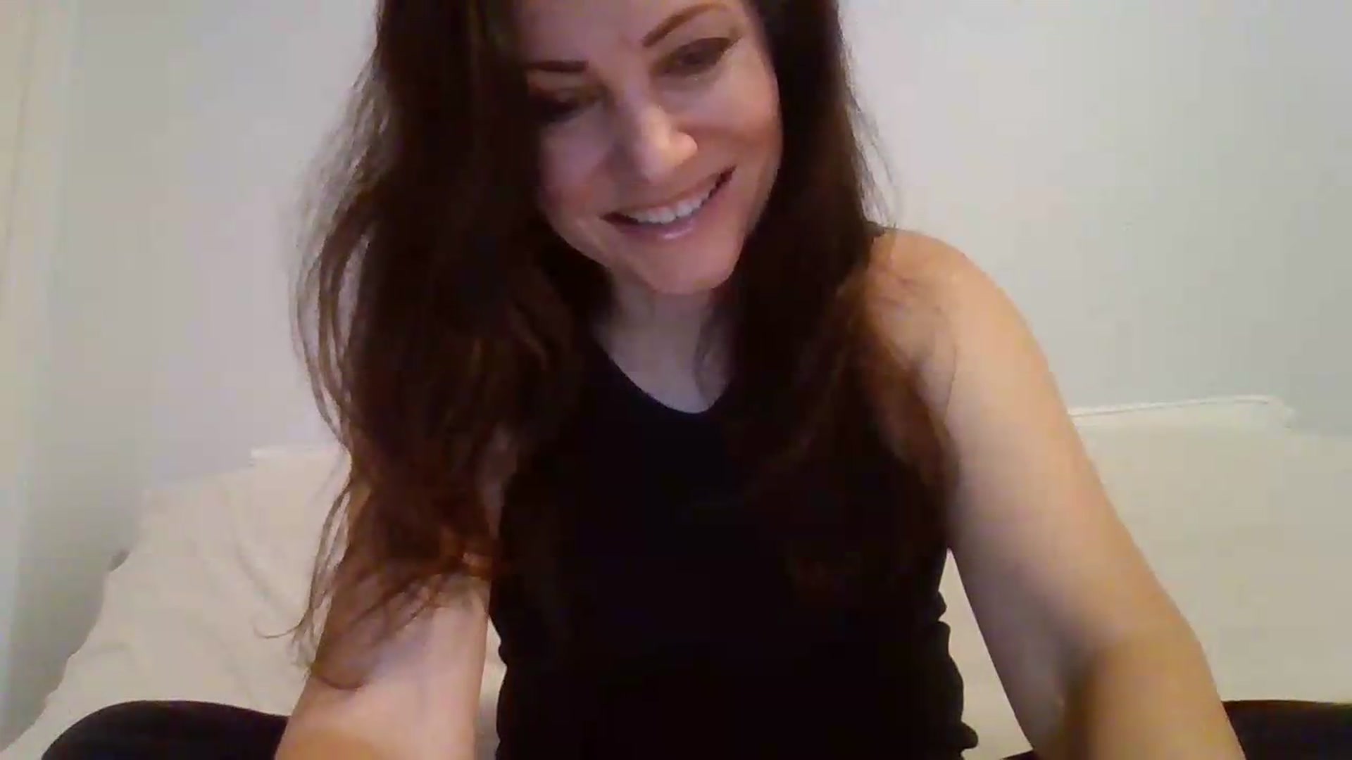 Gallery image thumbnail from LVDOLL's myfreecams stream on, 05/28/2026, 04:54 image 2 of 20