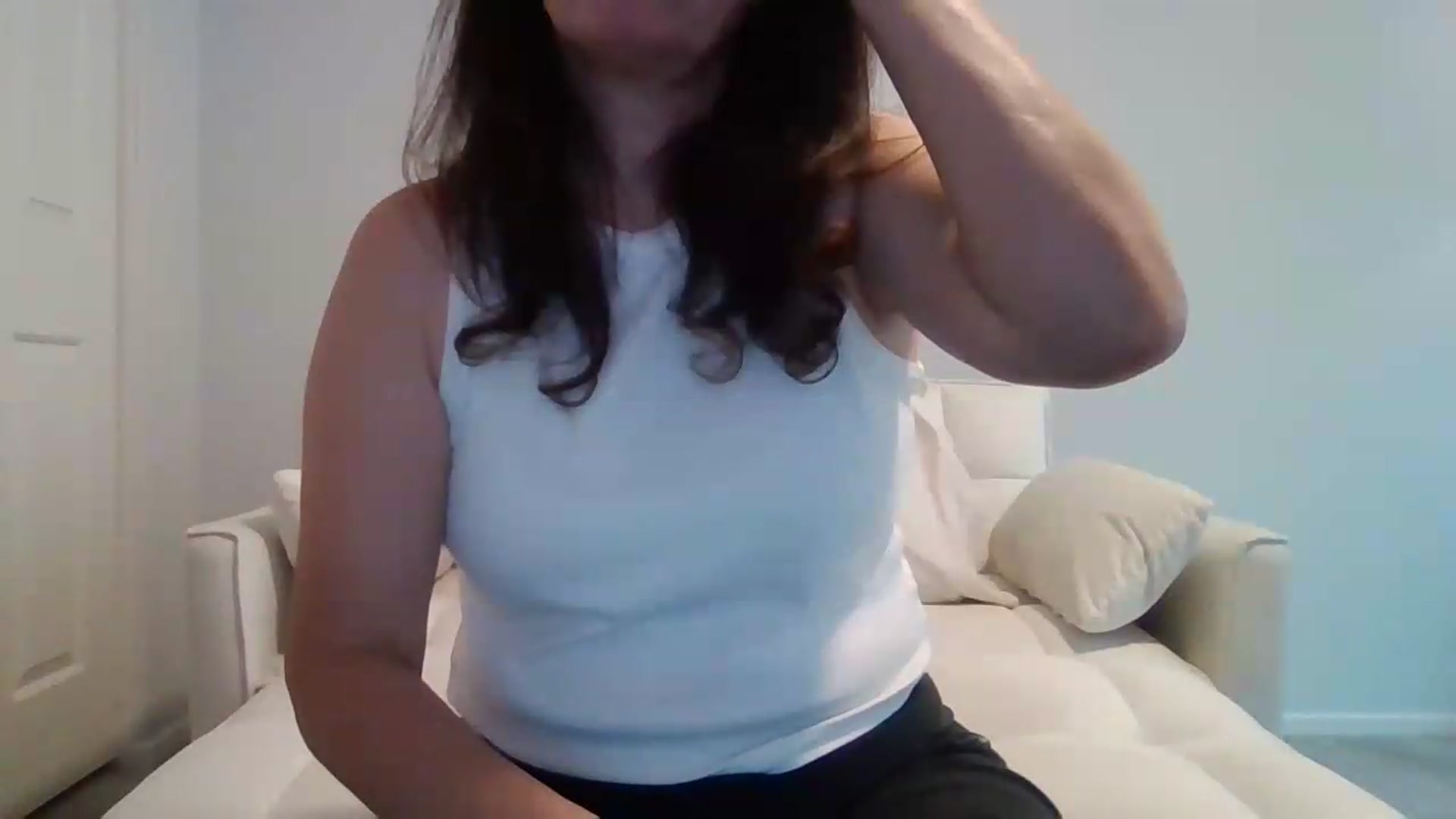 Gallery image thumbnail from LVDOLL's myfreecams stream on, 06/19/2026, 01:52 image 10 of 20