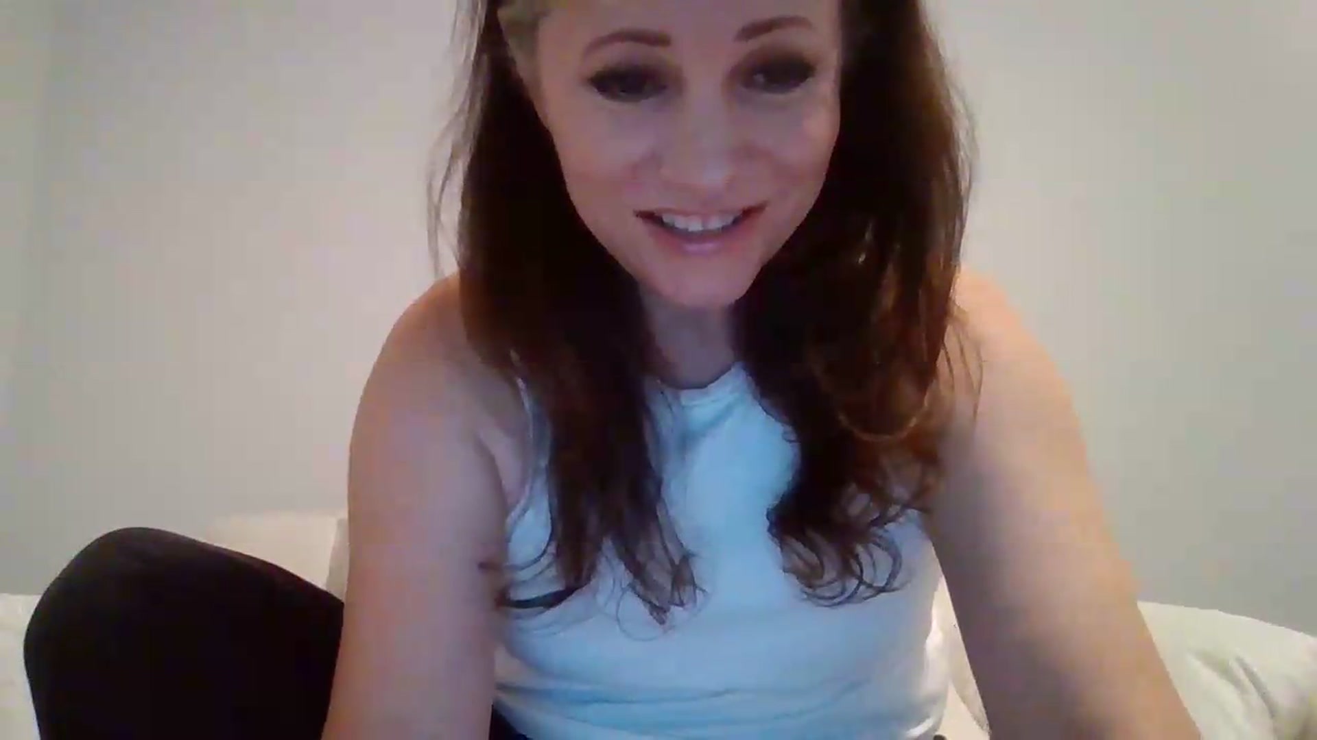 Gallery image thumbnail from LVDOLL's myfreecams stream on, 06/19/2026, 03:41 image 9 of 20