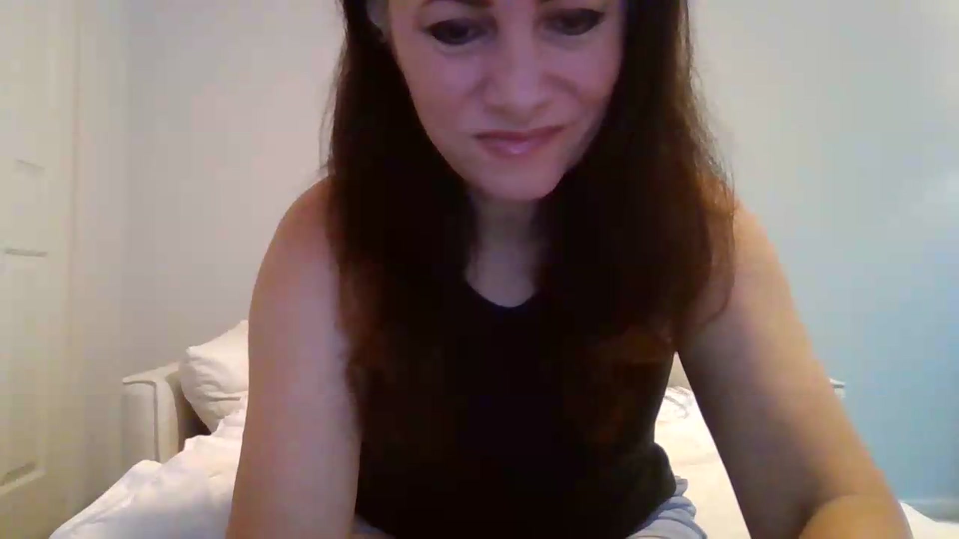 Gallery image thumbnail from LVDOLL's myfreecams stream on, 06/20/2026, 02:47 image 12 of 20