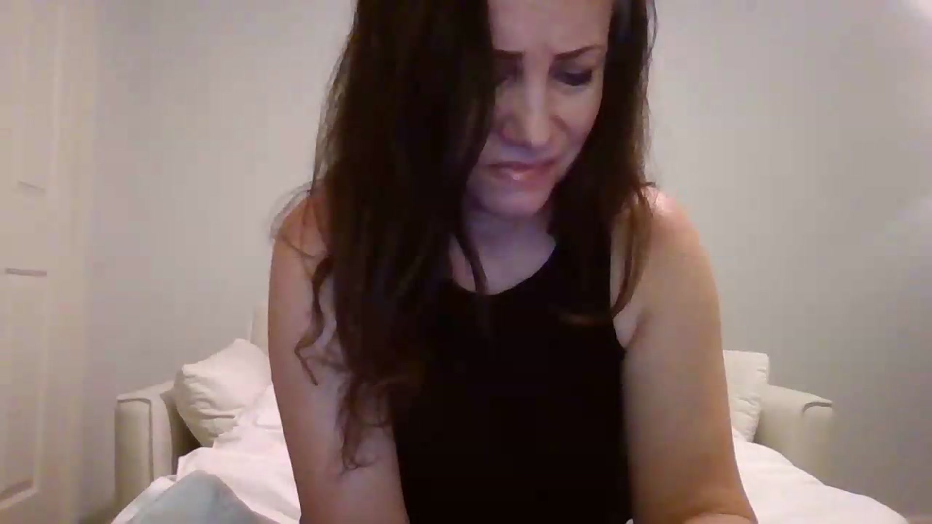 Gallery image thumbnail from LVDOLL's myfreecams stream on, 06/20/2026, 05:10 image 6 of 20