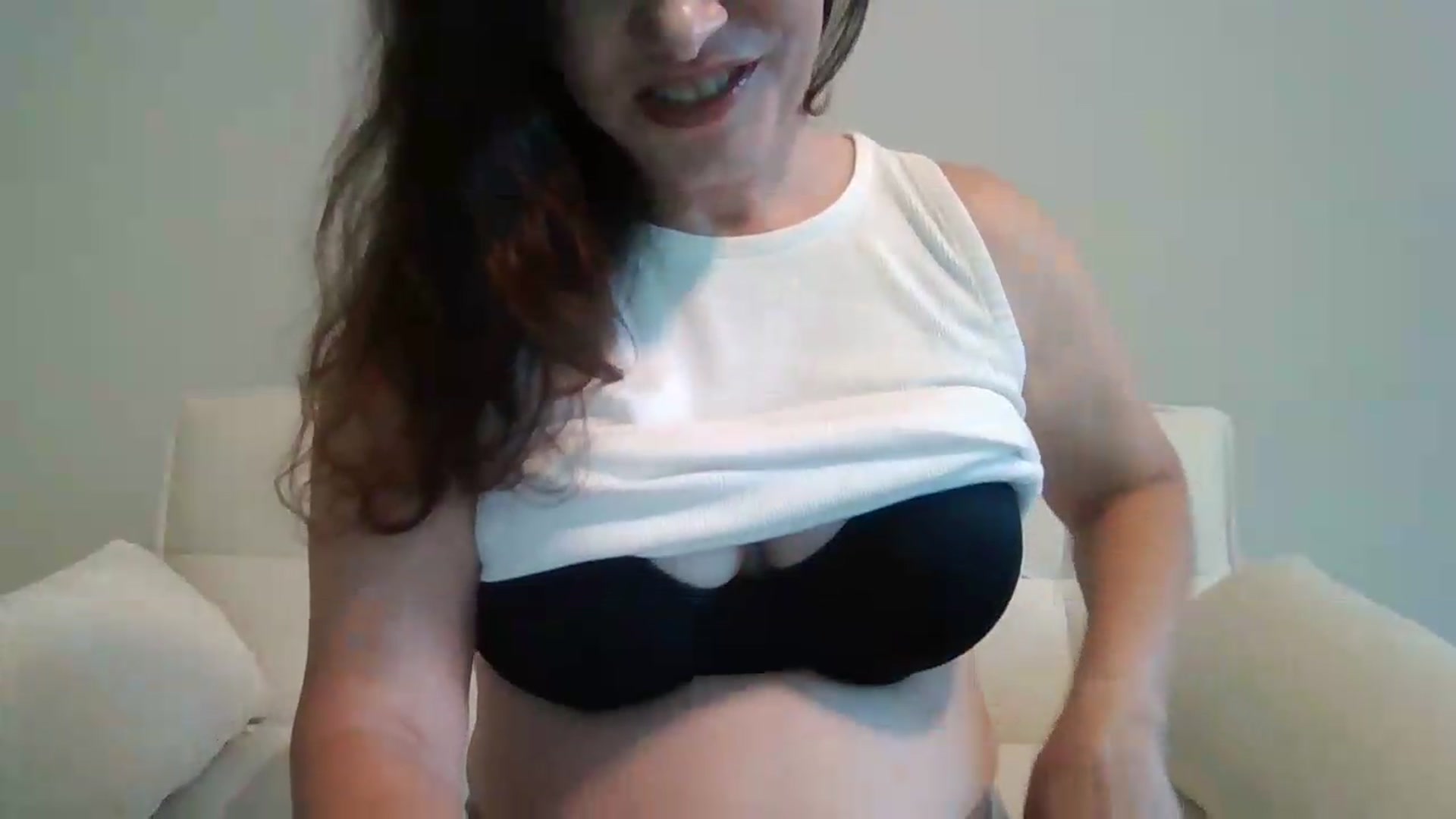 Gallery image thumbnail from LVDOLL's myfreecams stream on, 06/25/2026, 01:58 image 16 of 20