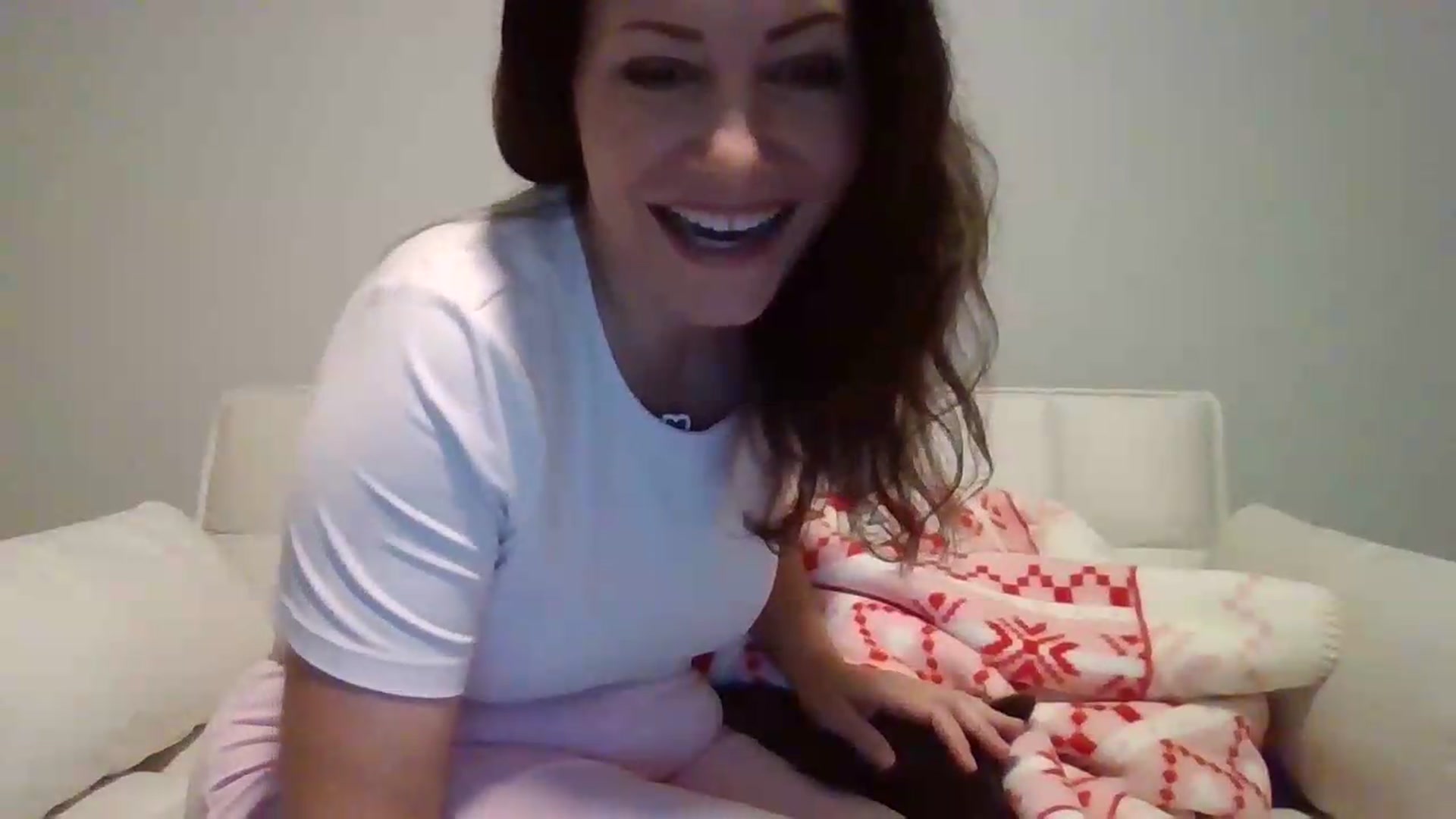 Gallery image thumbnail from LVDOLL's myfreecams stream on, 07/18/2026, 04:44 image 12 of 20