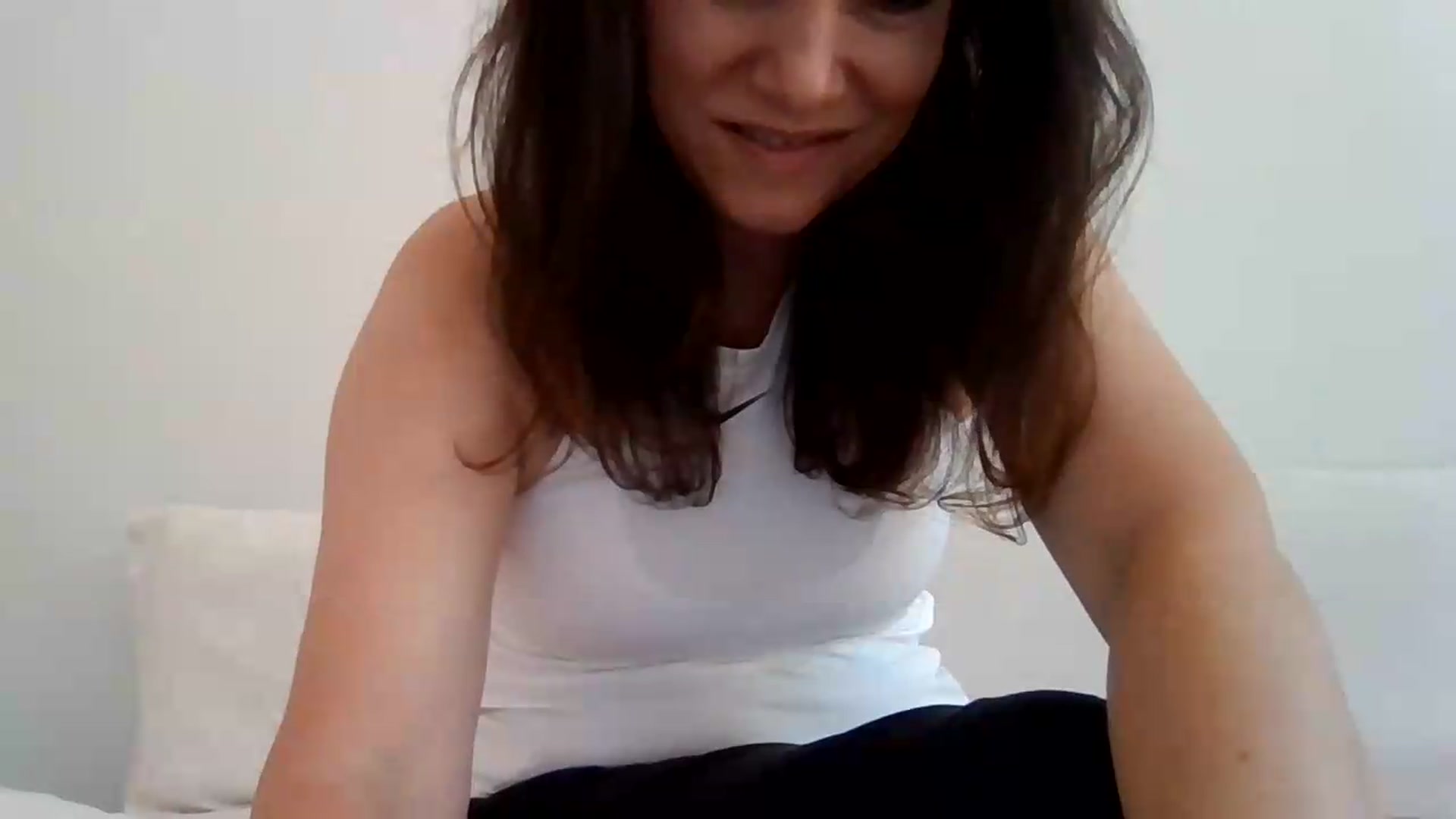 Gallery image thumbnail from LVDOLL's myfreecams stream on, 08/03/2026, 23:54 image 17 of 20
