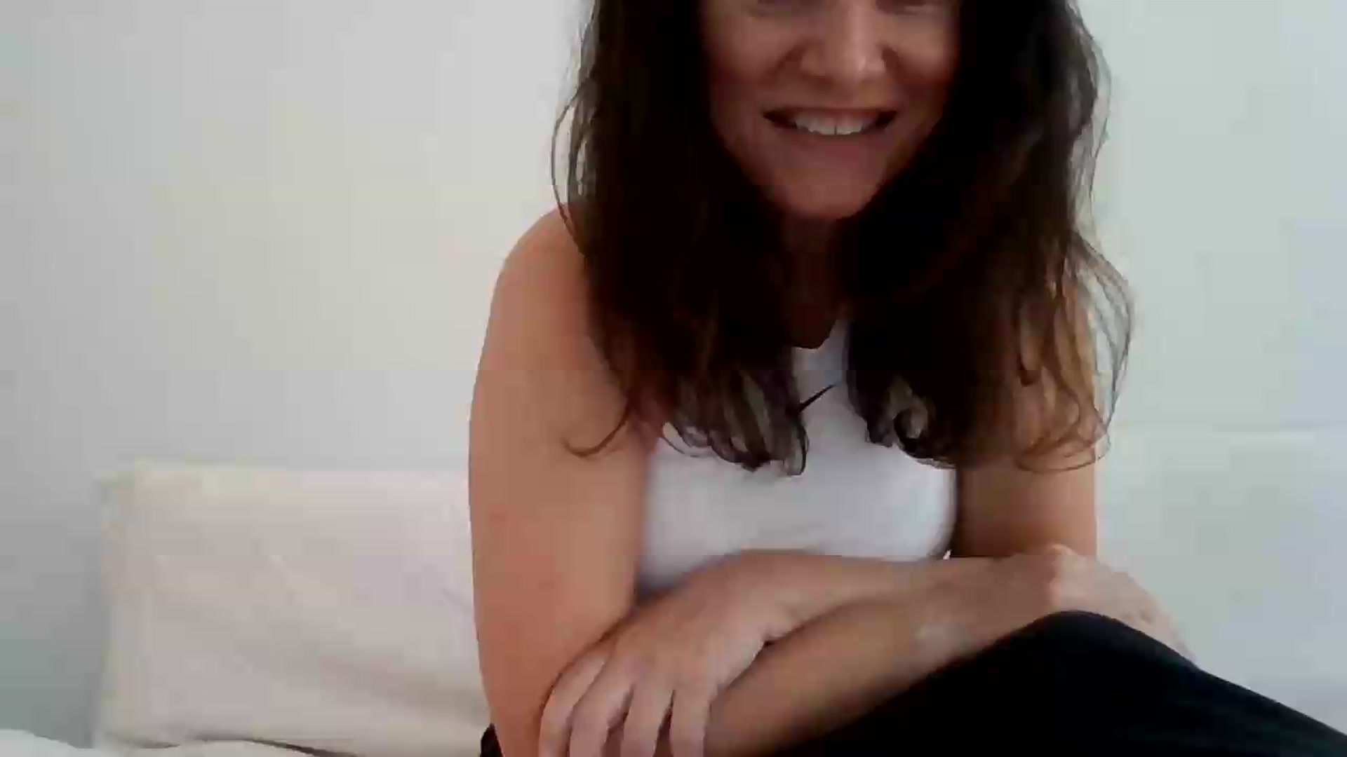 Gallery image thumbnail from LVDOLL's myfreecams stream on, 08/03/2026, 23:54 image 6 of 20
