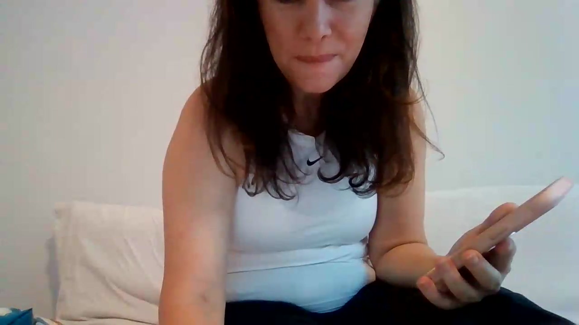 Gallery image thumbnail from LVDOLL's myfreecams stream on, 08/04/2026, 01:20 image 18 of 20