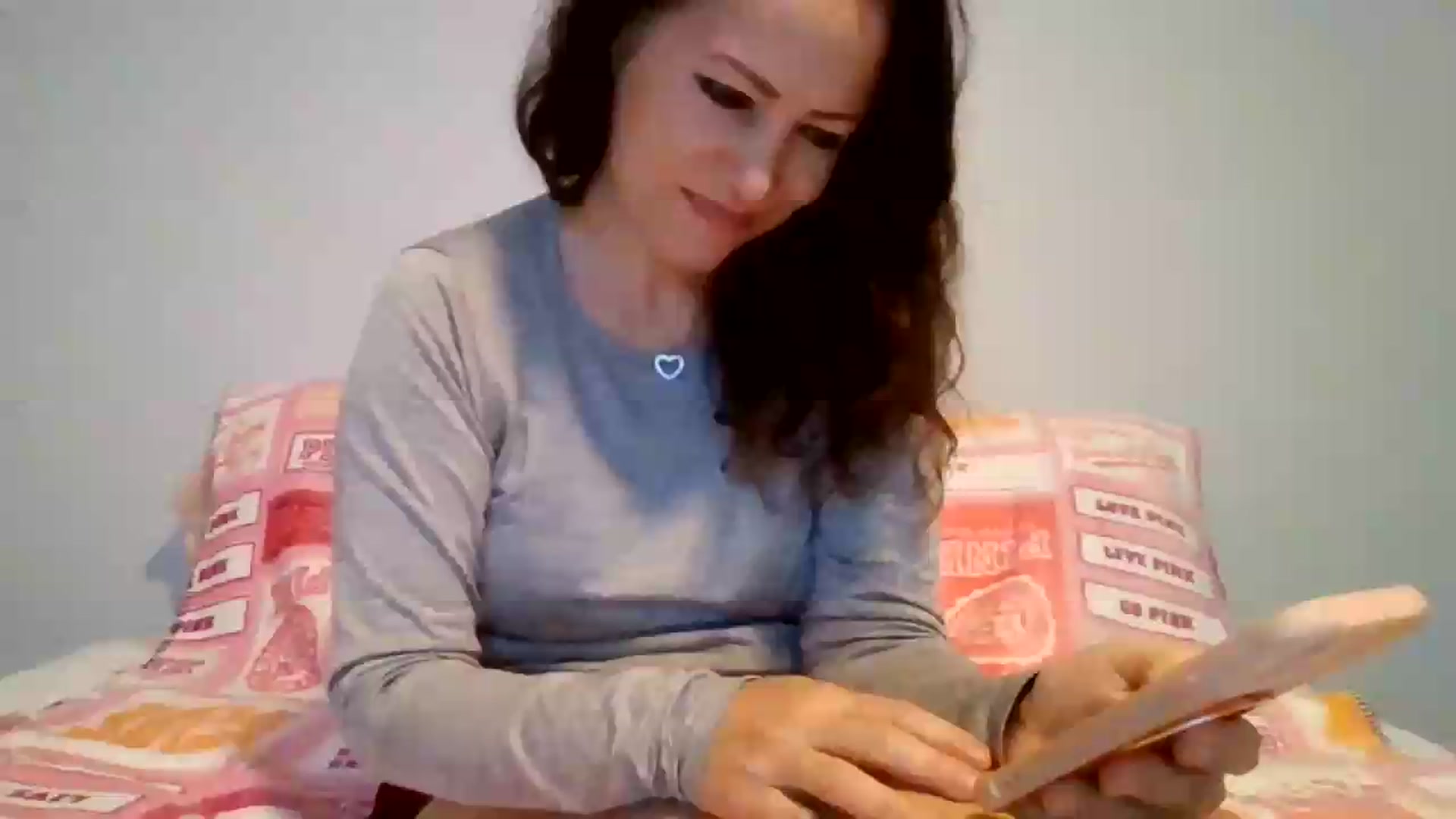 Gallery image thumbnail from LVDOLL's myfreecams stream on, 08/19/2026, 02:31 image 12 of 20