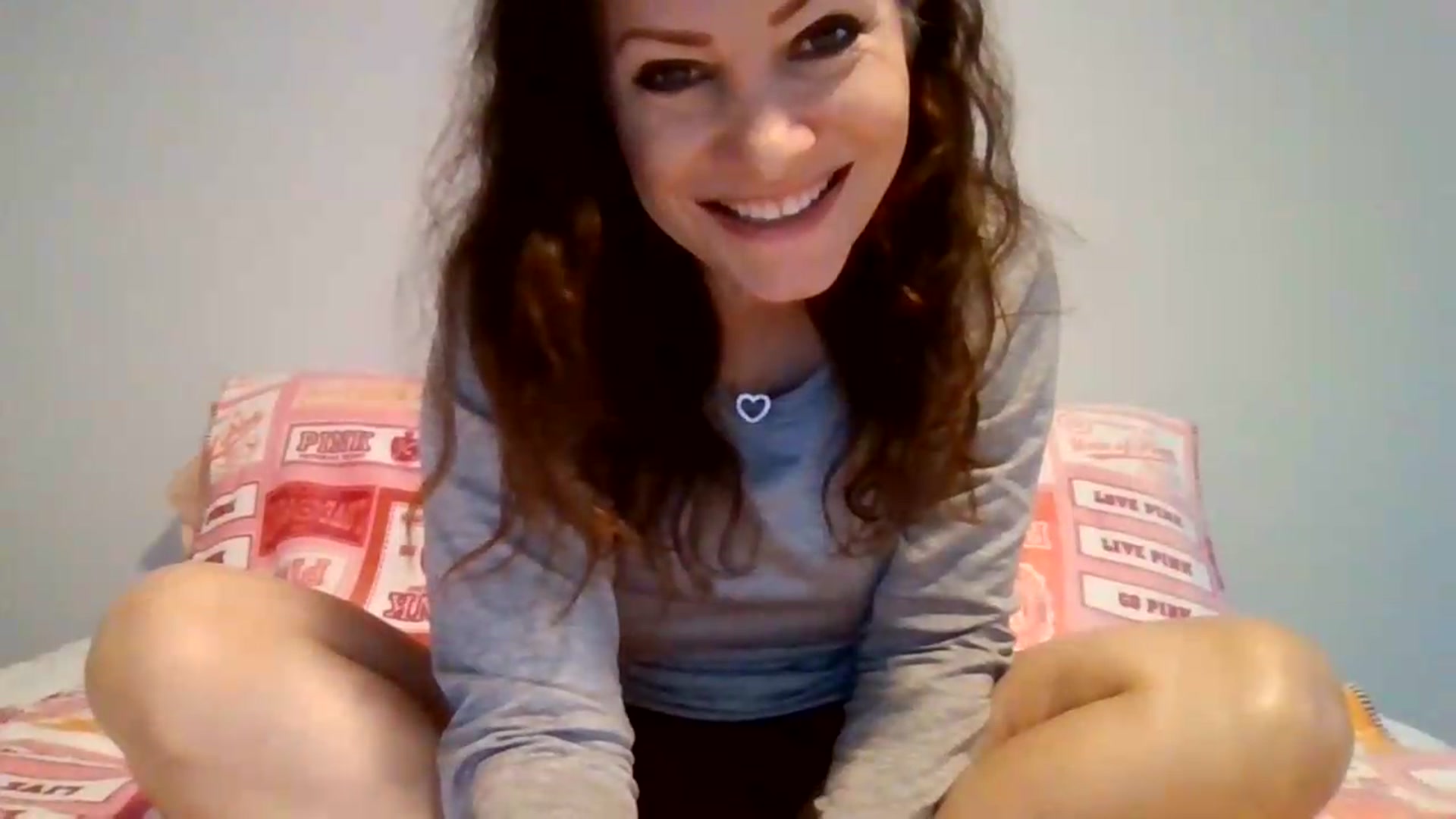 Gallery image thumbnail from LVDOLL's myfreecams stream on, 08/19/2026, 02:31 image 4 of 20