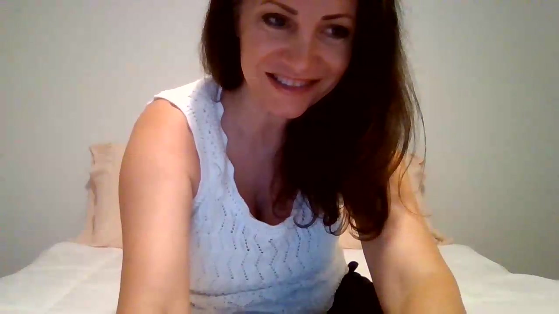 Gallery image thumbnail from LVDOLL's myfreecams stream on, 08/24/2026, 04:03 image 12 of 20
