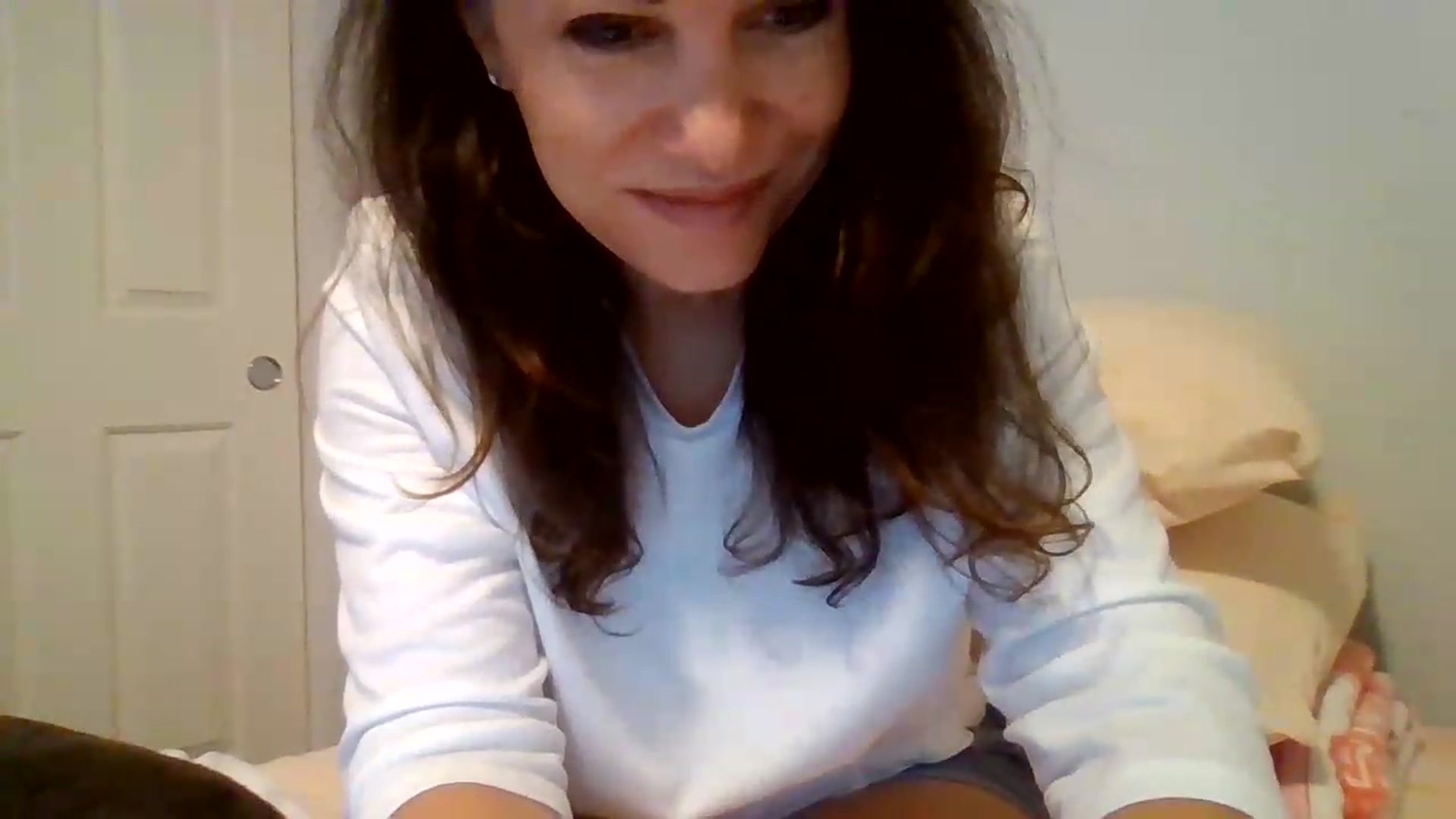 Gallery image thumbnail from LVDOLL's myfreecams stream on, 08/28/2026, 07:27 image 14 of 20