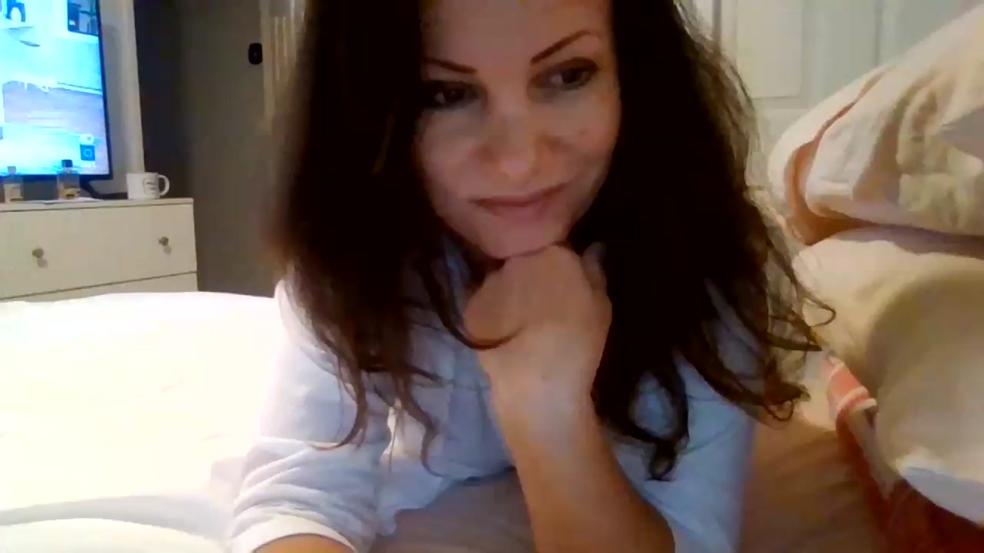 Gallery image thumbnail from LVDOLL's myfreecams stream on, 08/28/2026, 07:27 image 1 of 20