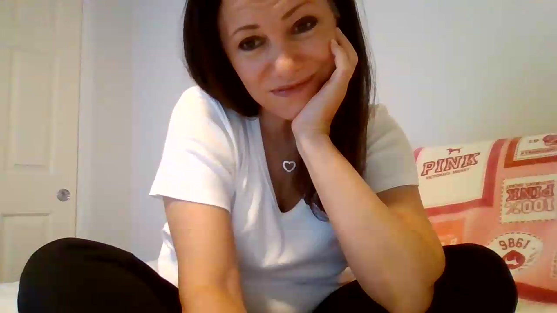 Gallery image thumbnail from LVDOLL's myfreecams stream on, 09/04/2026, 04:24 image 11 of 20