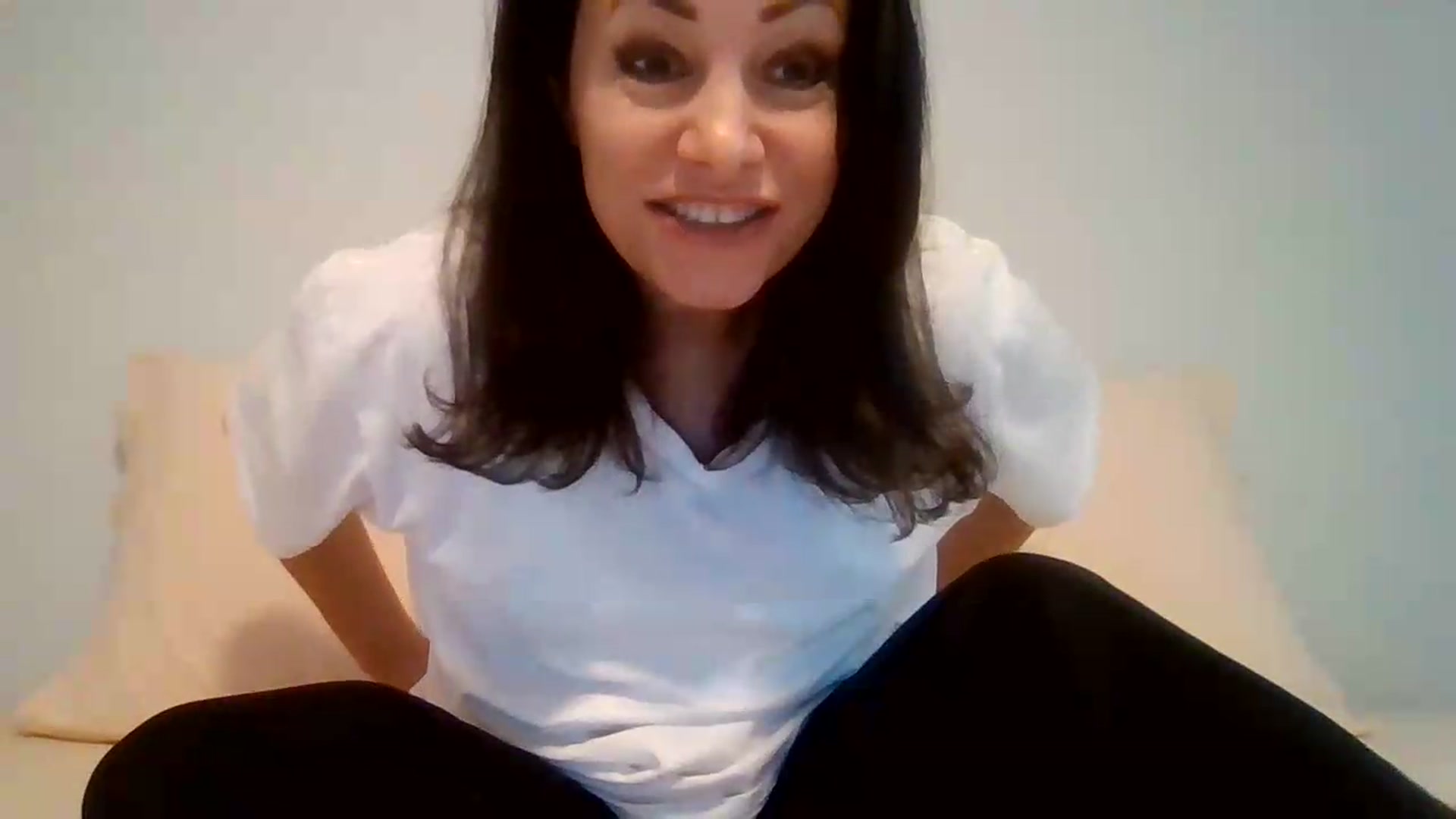 Gallery image thumbnail from LVDOLL's myfreecams stream on, 09/18/2026, 03:58 image 2 of 20