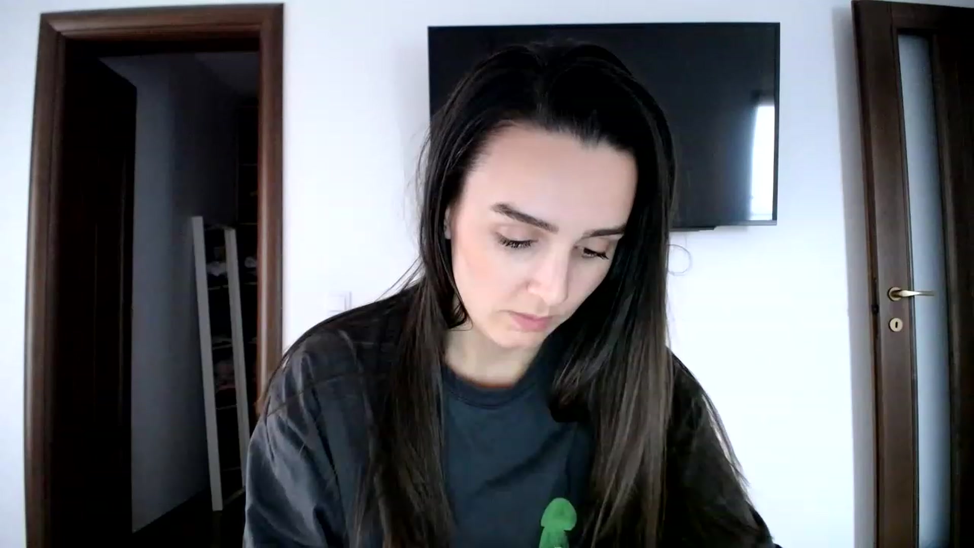 Gallery image thumbnail from L_A_U's myfreecams stream on, 11/21/2022, 10:52 image 18 of 20