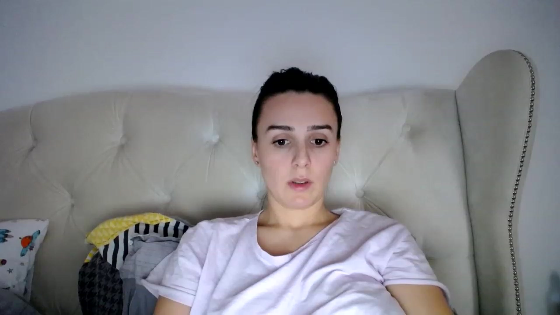 Gallery image thumbnail from L_A_U's myfreecams stream on, 12/01/2022, 13:12 image 15 of 20