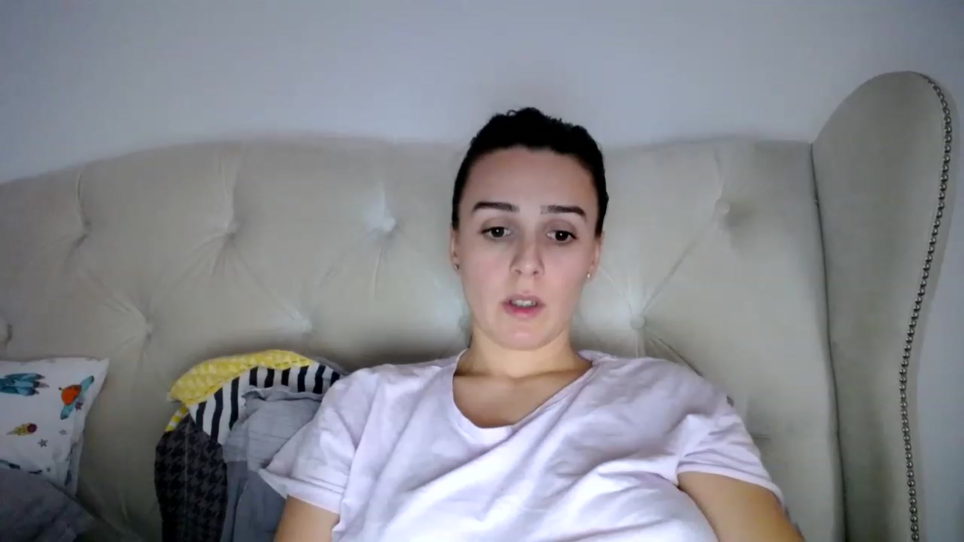 Gallery image thumbnail from L_A_U's myfreecams stream on, 12/01/2022, 13:12 image 17 of 20